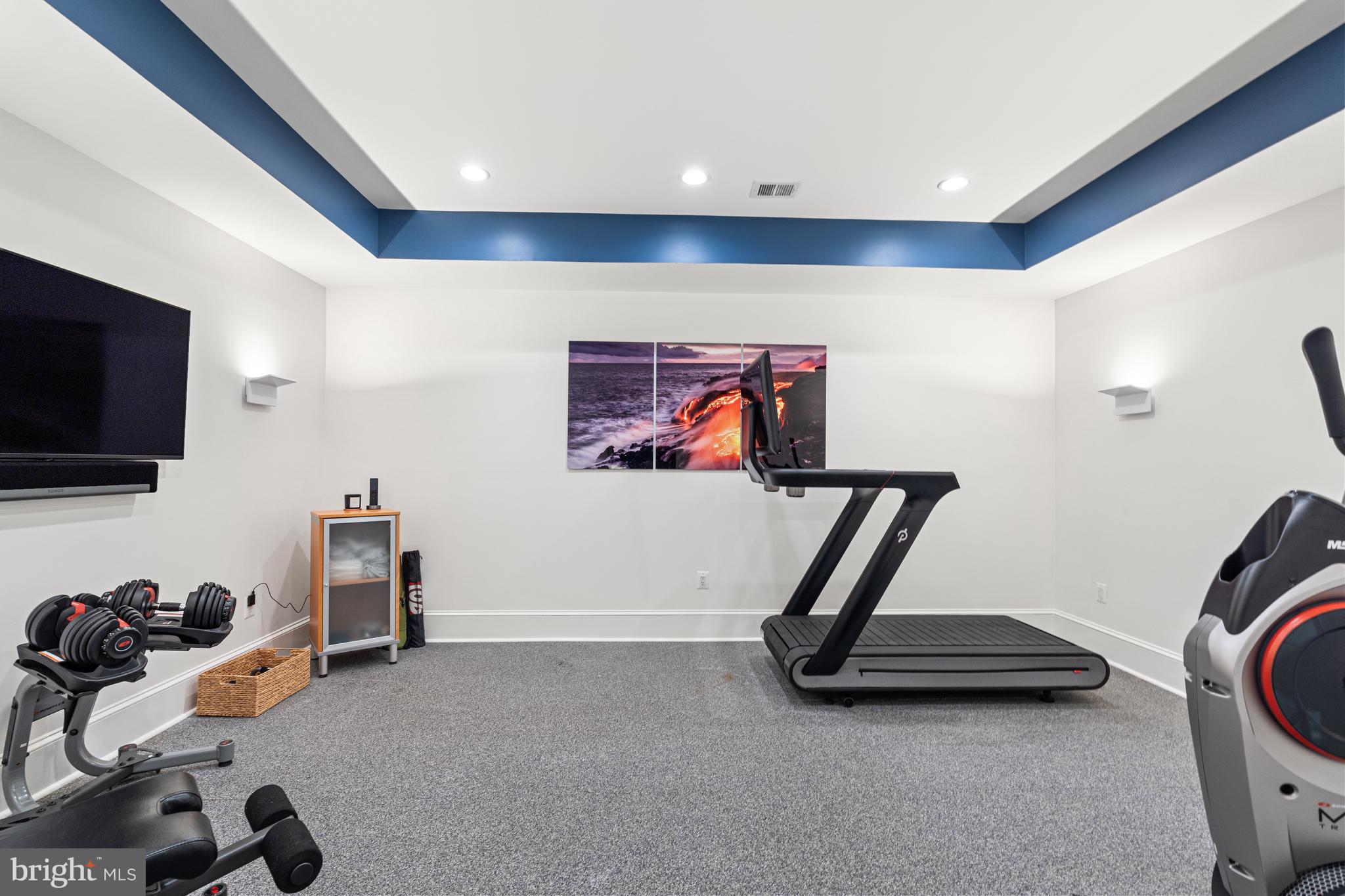 COUNTRY CLUB HILLS - Residential