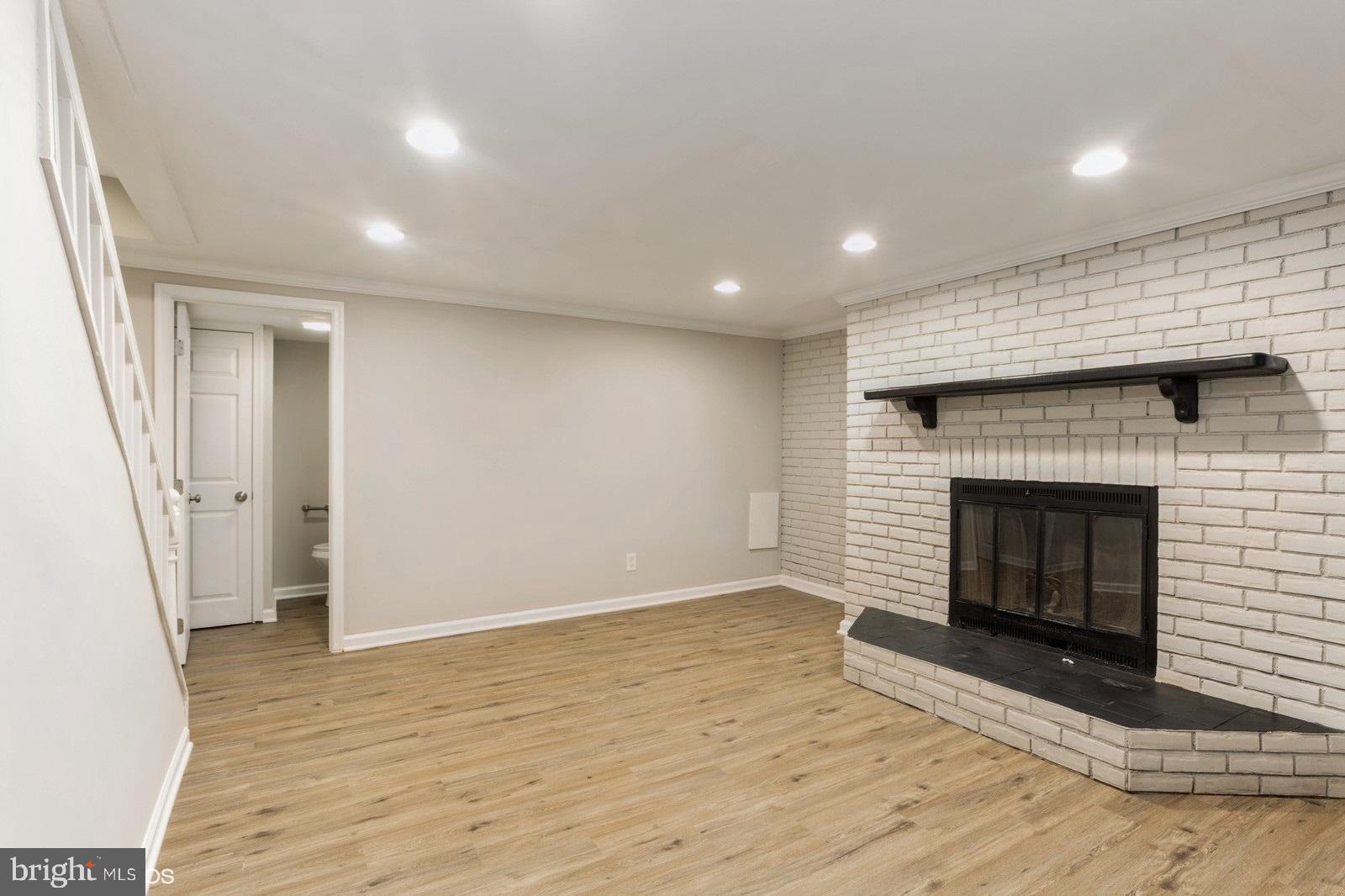 HOLLAND HILL - Residential