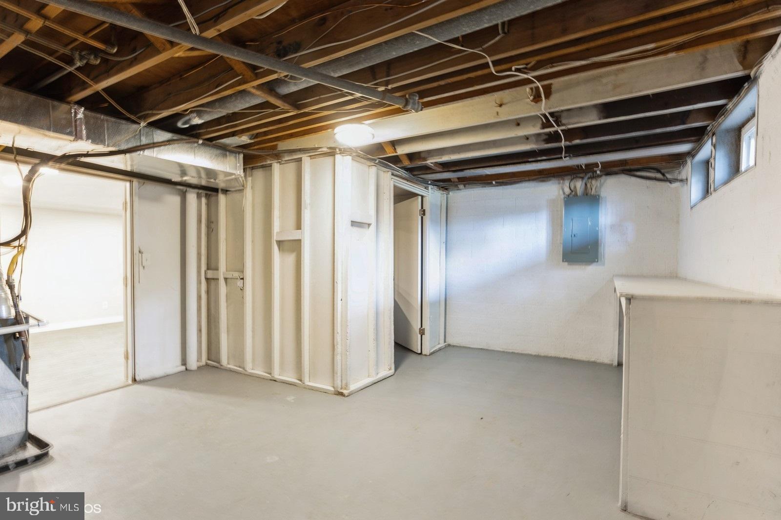 HOLLAND HILL - Residential