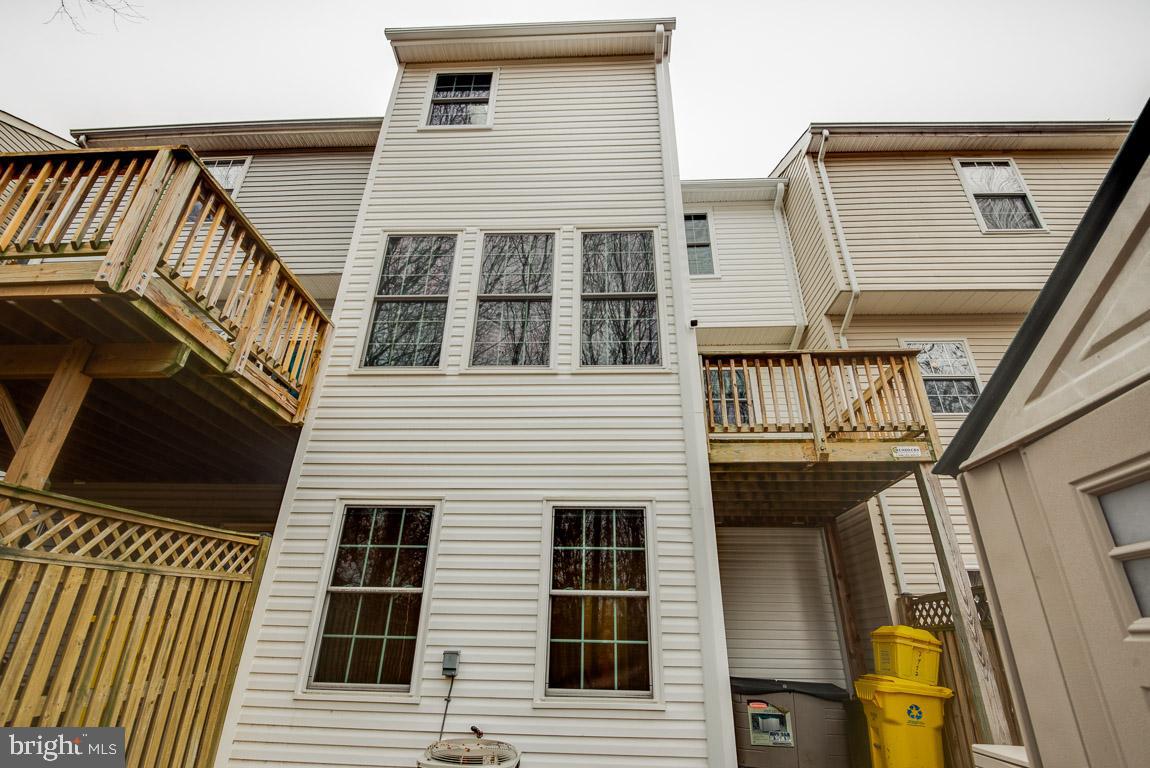 CARRIAGE PINES/LAKE VILL - Residential