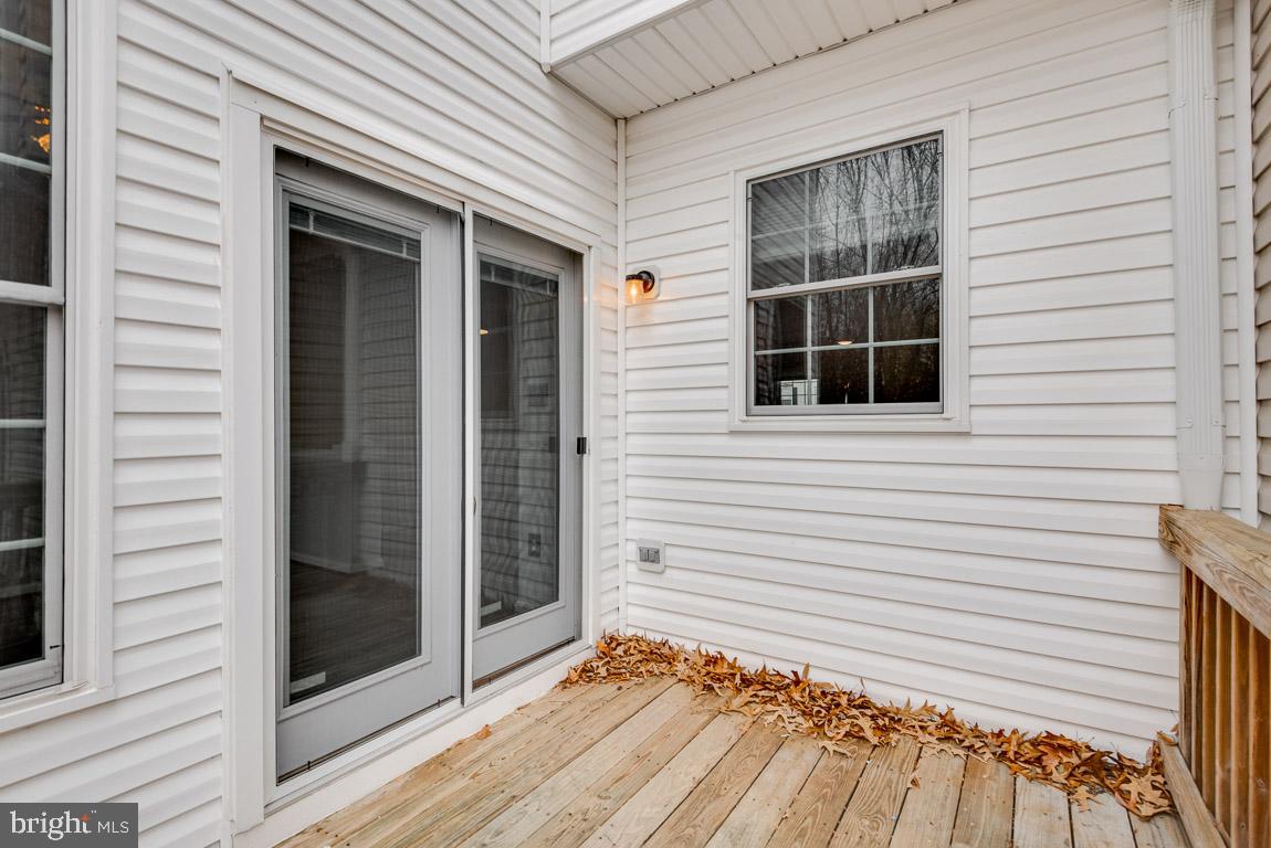 CARRIAGE PINES/LAKE VILL - Residential