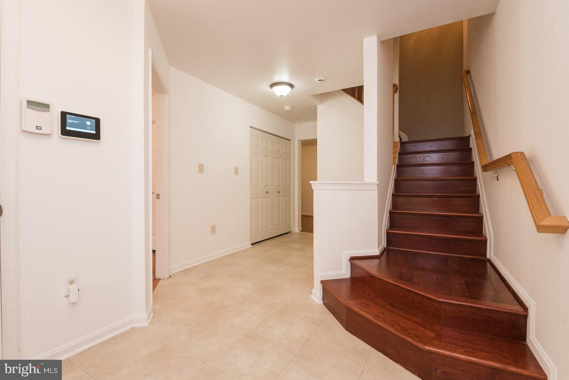 CARRIAGE PINES/LAKE VILL - Residential