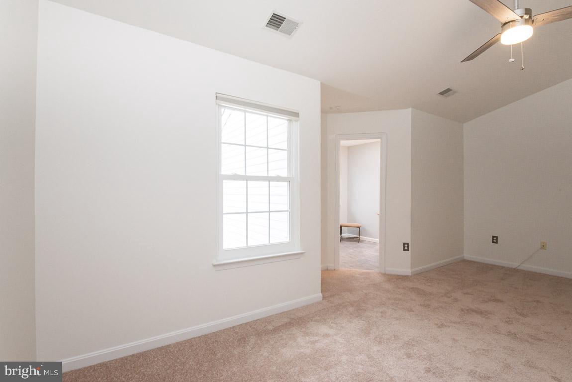 CARRIAGE PINES/LAKE VILL - Residential