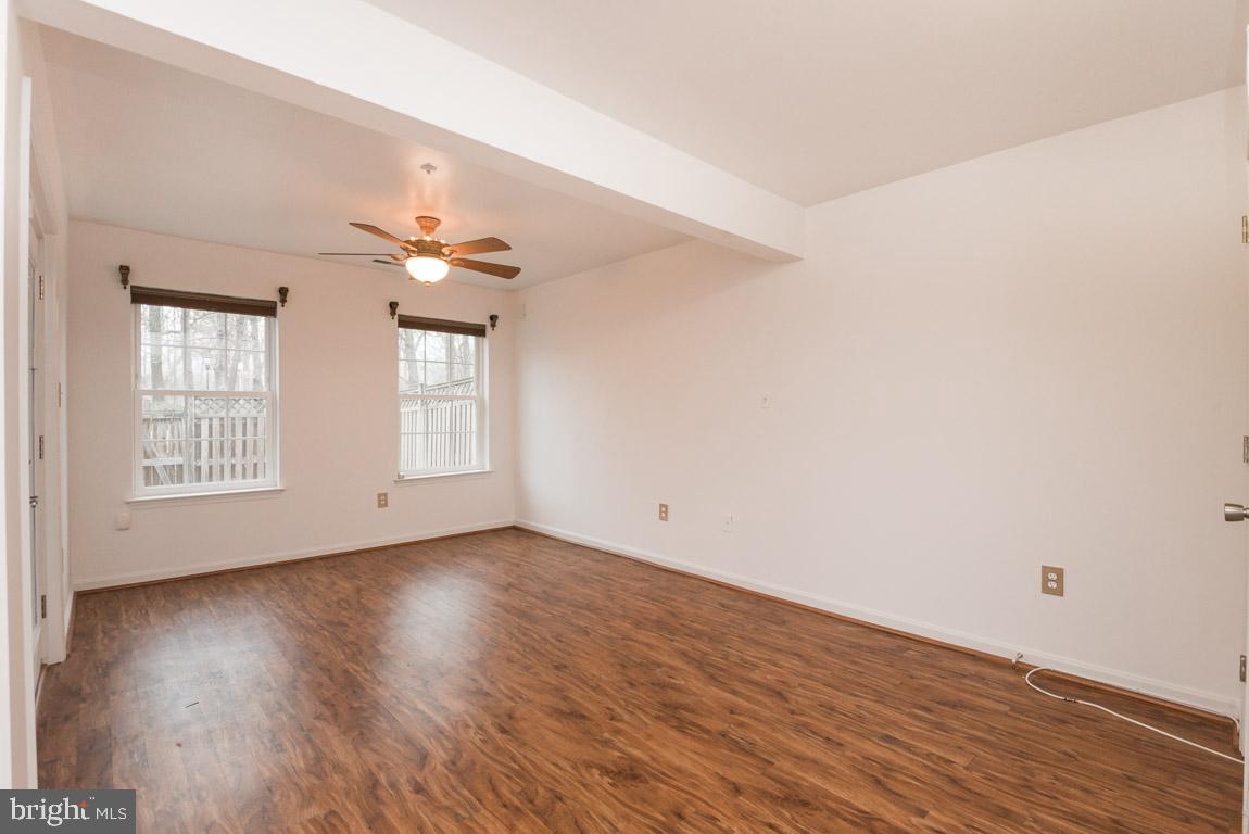 CARRIAGE PINES/LAKE VILL - Residential