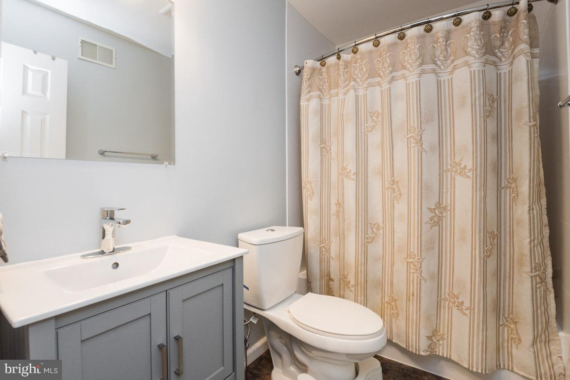 CARRIAGE PINES/LAKE VILL - Residential