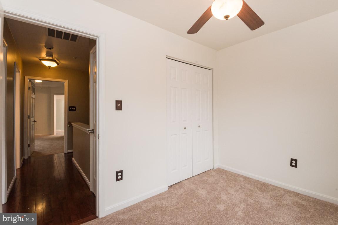 CARRIAGE PINES/LAKE VILL - Residential