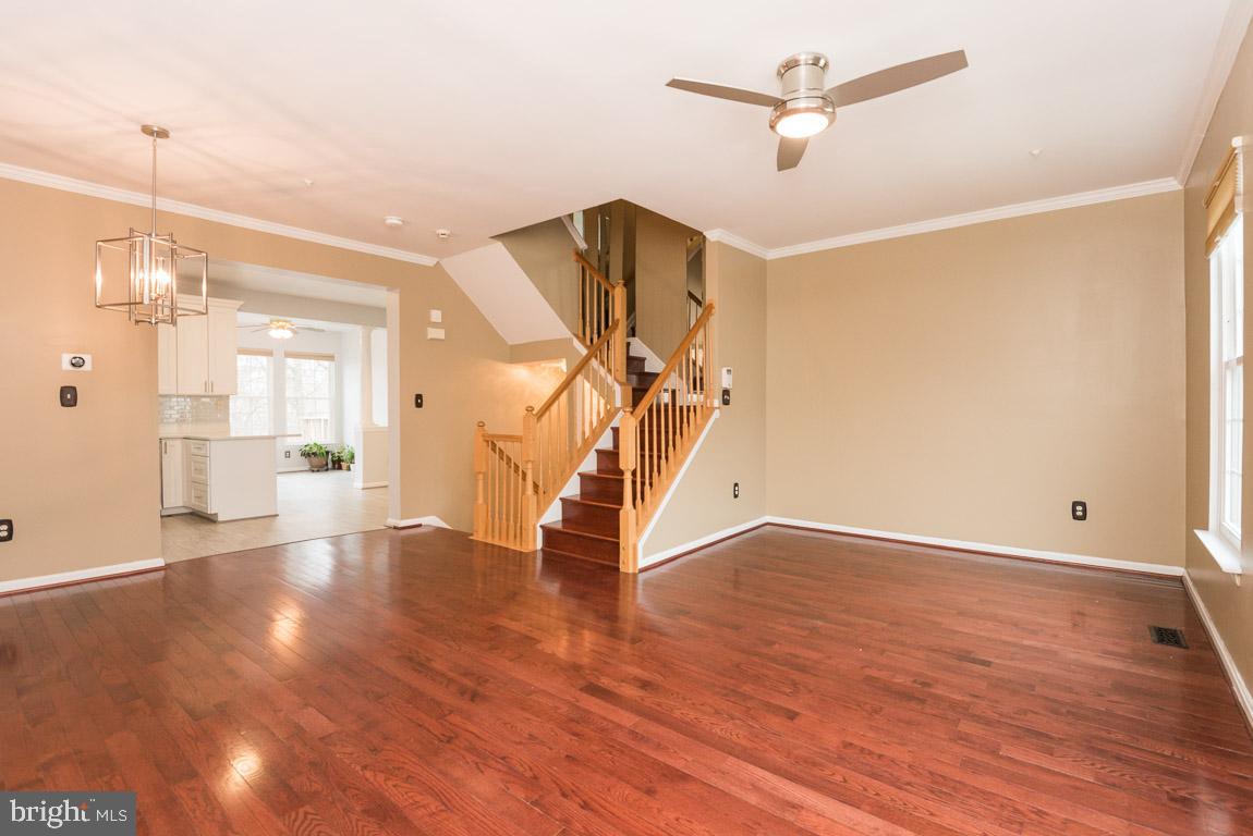 CARRIAGE PINES/LAKE VILL - Residential