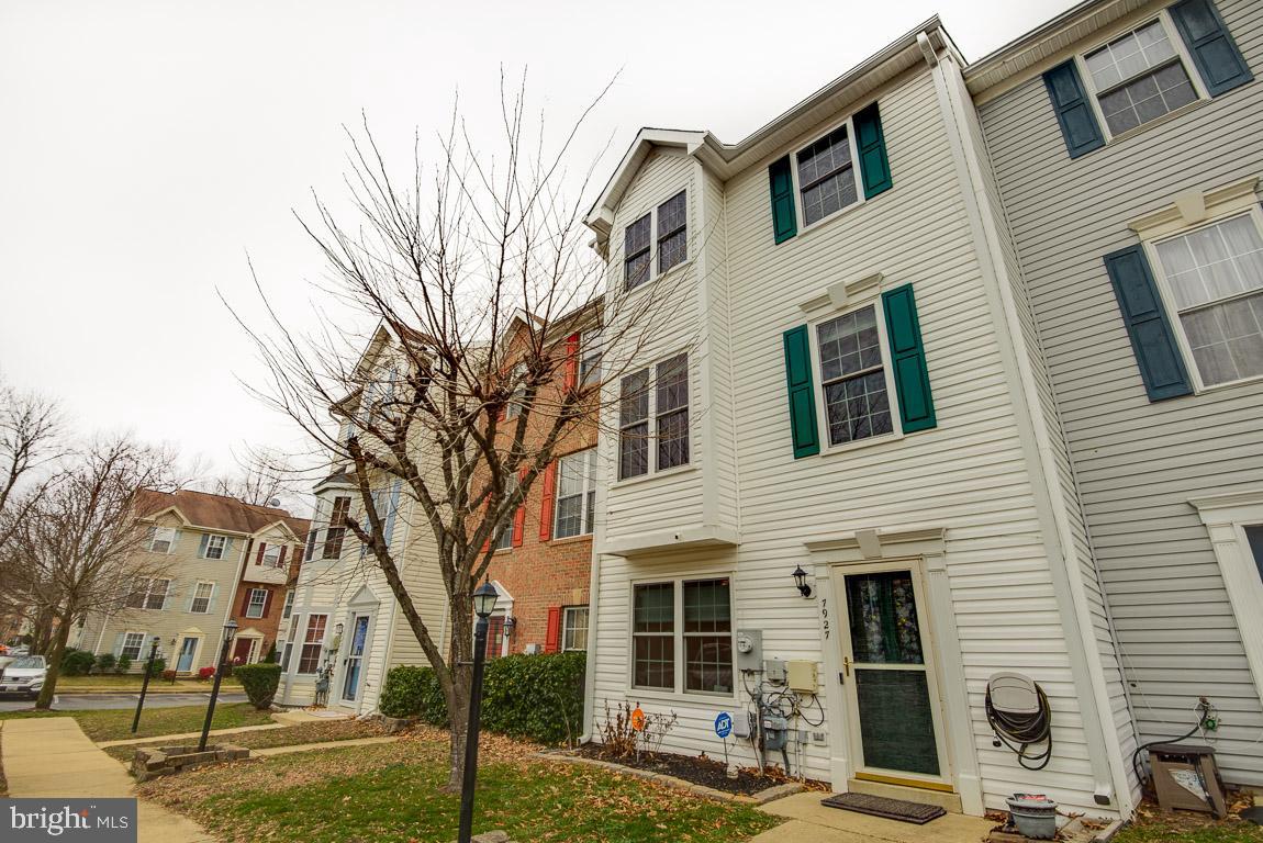 CARRIAGE PINES/LAKE VILL - Residential