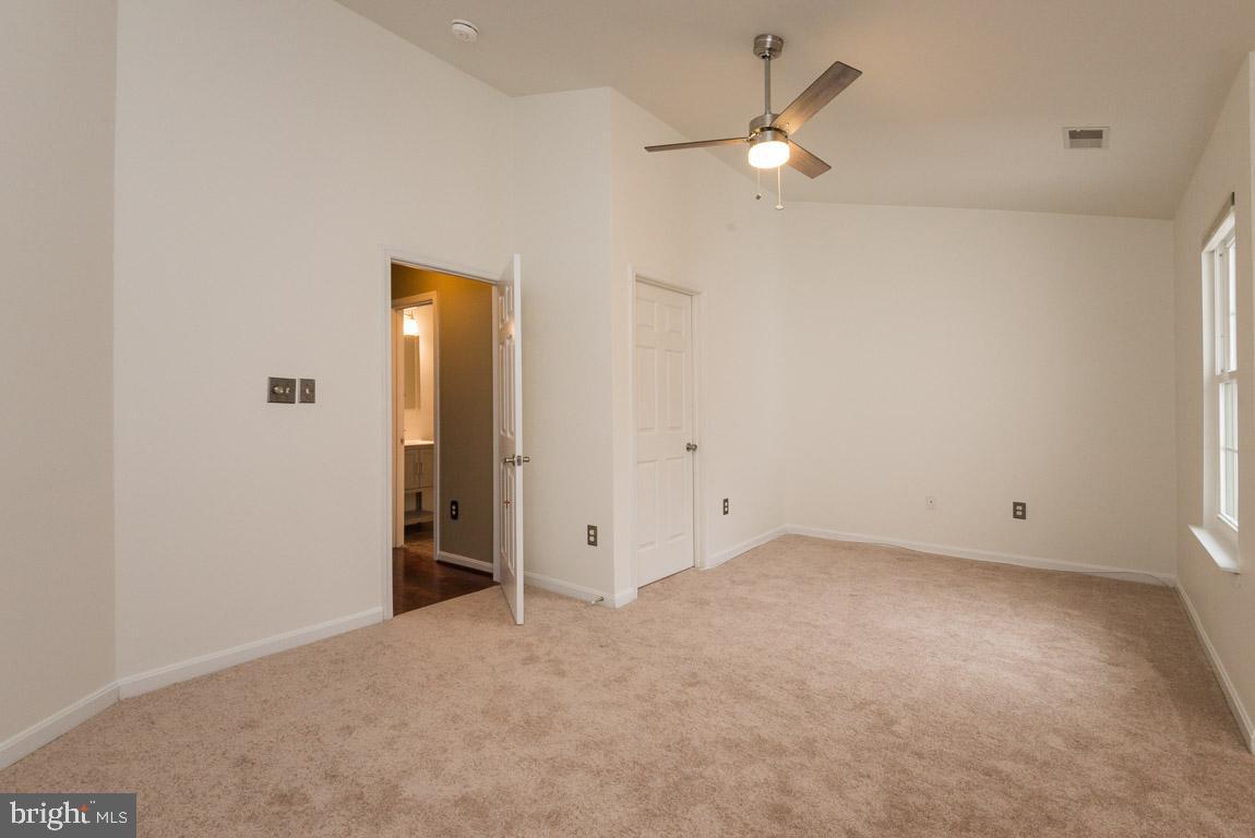 CARRIAGE PINES/LAKE VILL - Residential