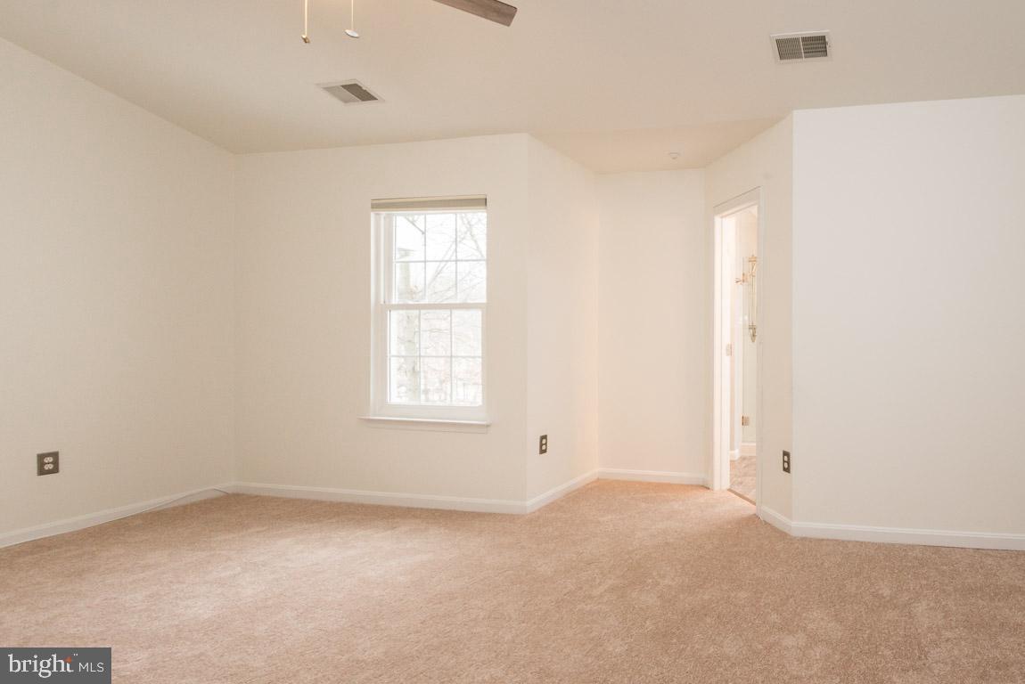 CARRIAGE PINES/LAKE VILL - Residential