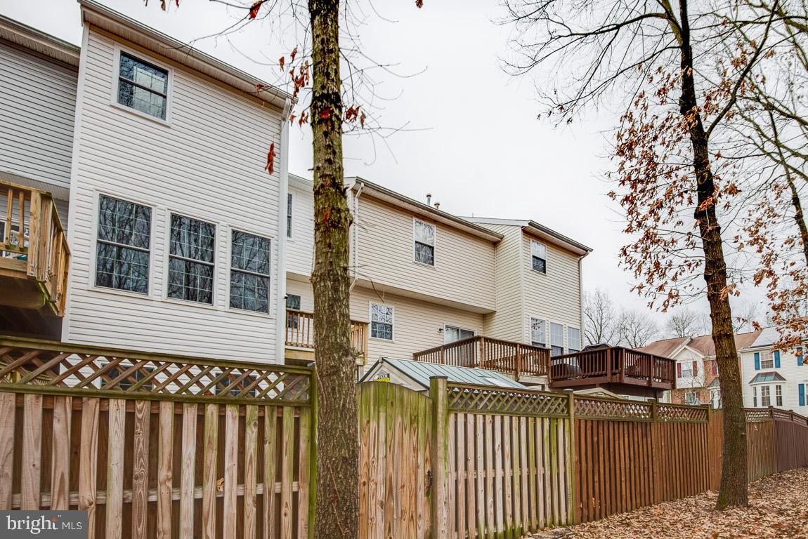 CARRIAGE PINES/LAKE VILL - Residential