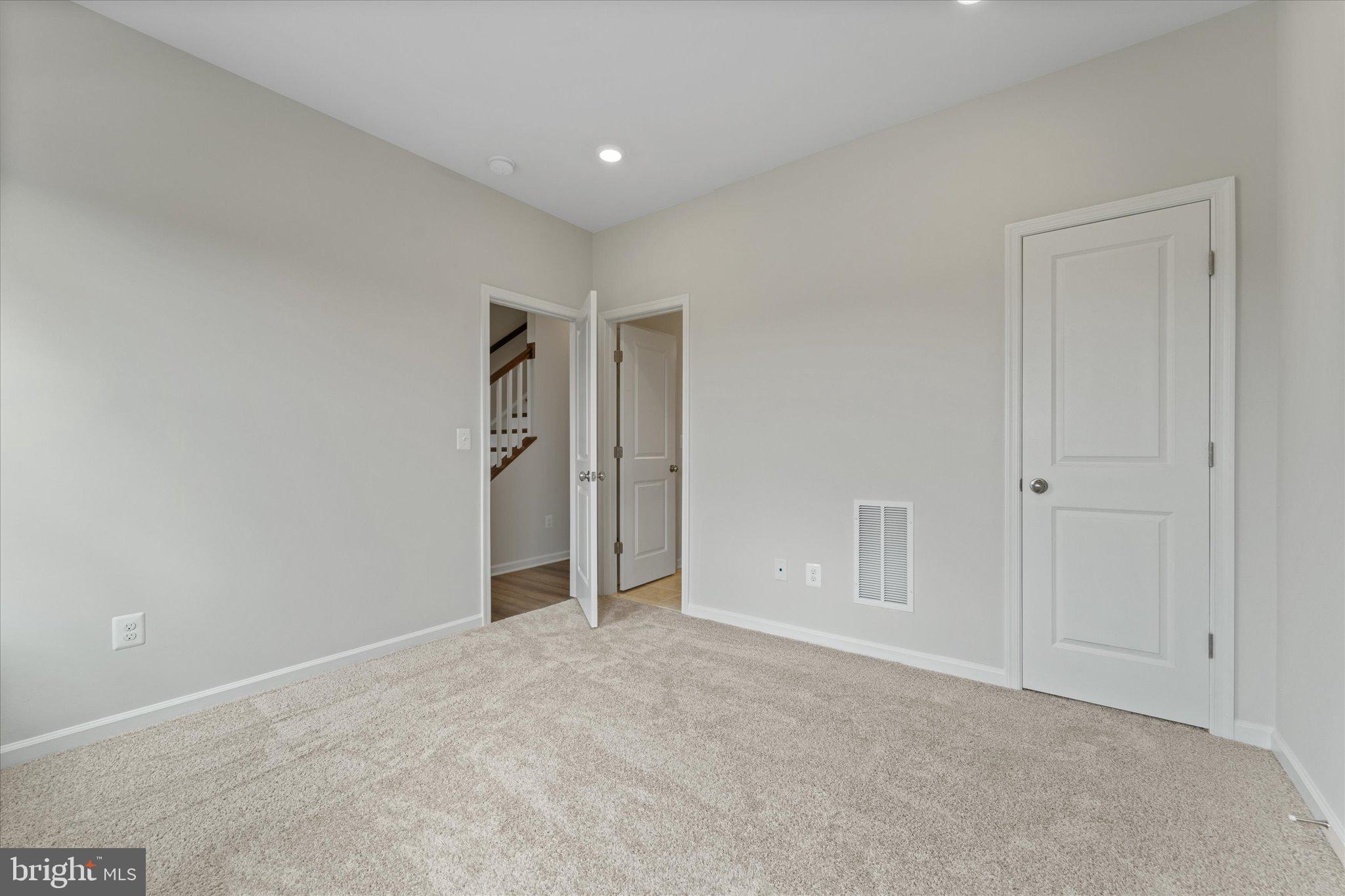 POTOMAC STATION MARKETPLACE - Residential Lease