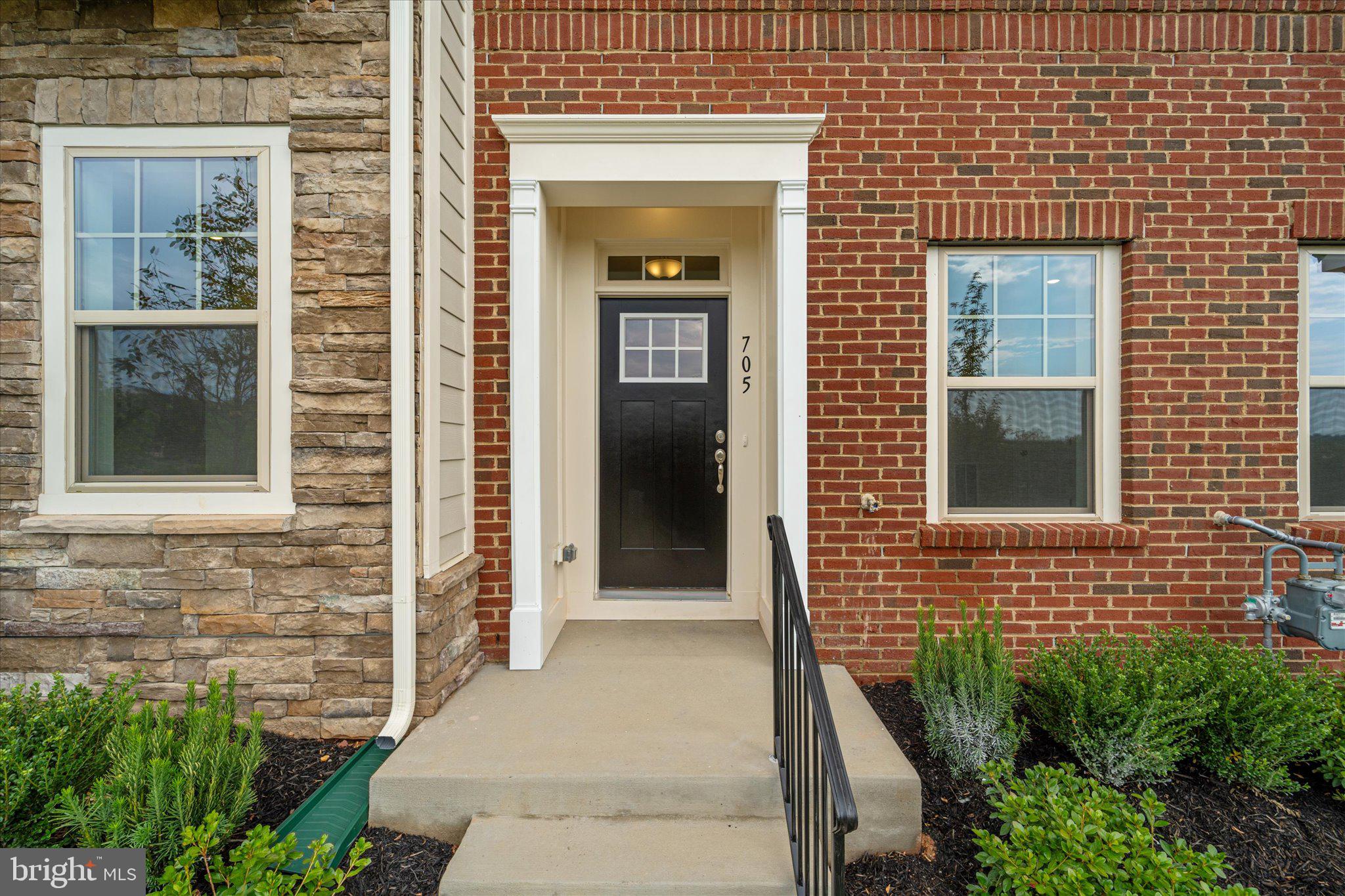 POTOMAC STATION MARKETPLACE - Residential Lease