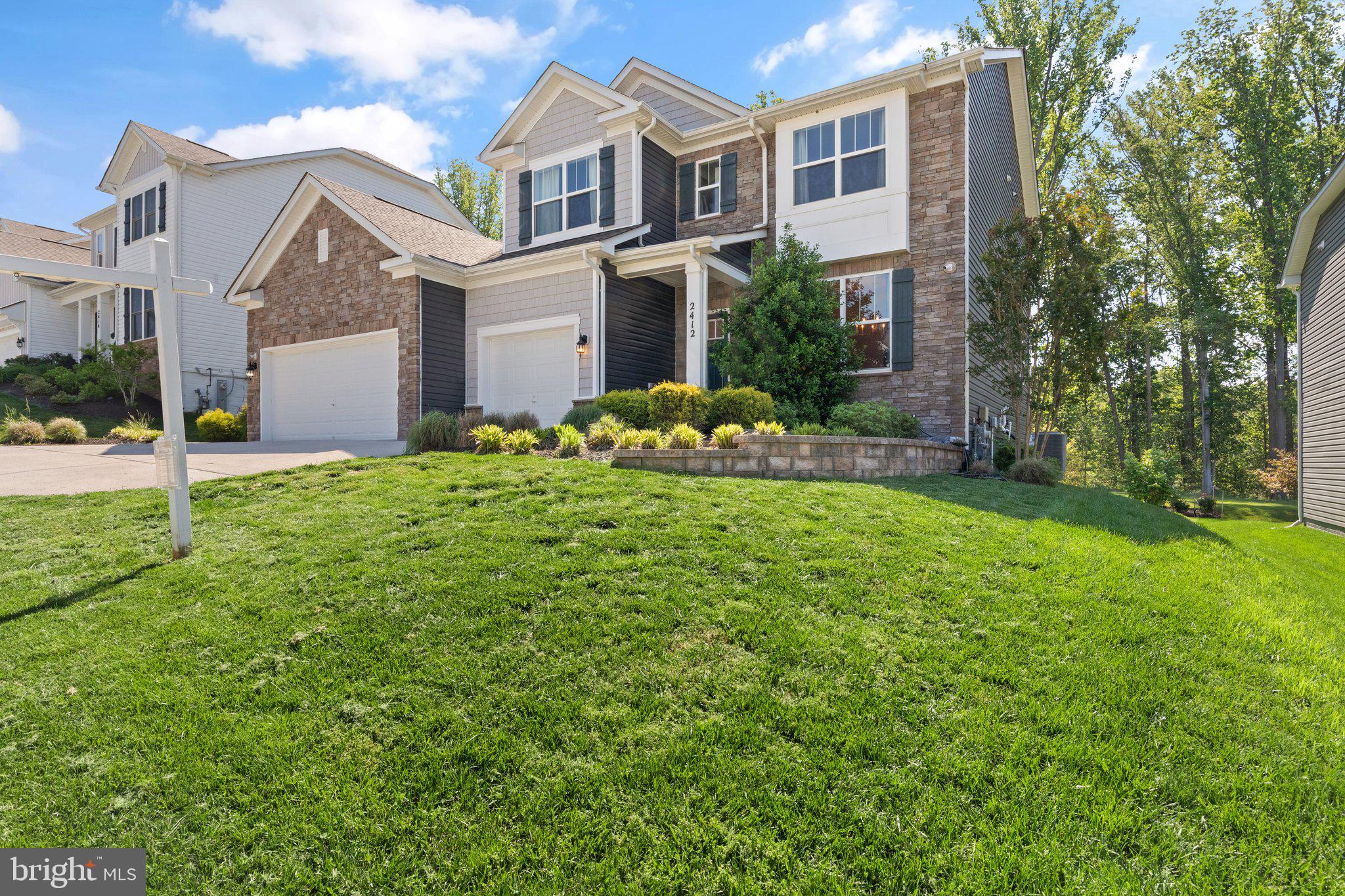 2412 MONARCH WAY