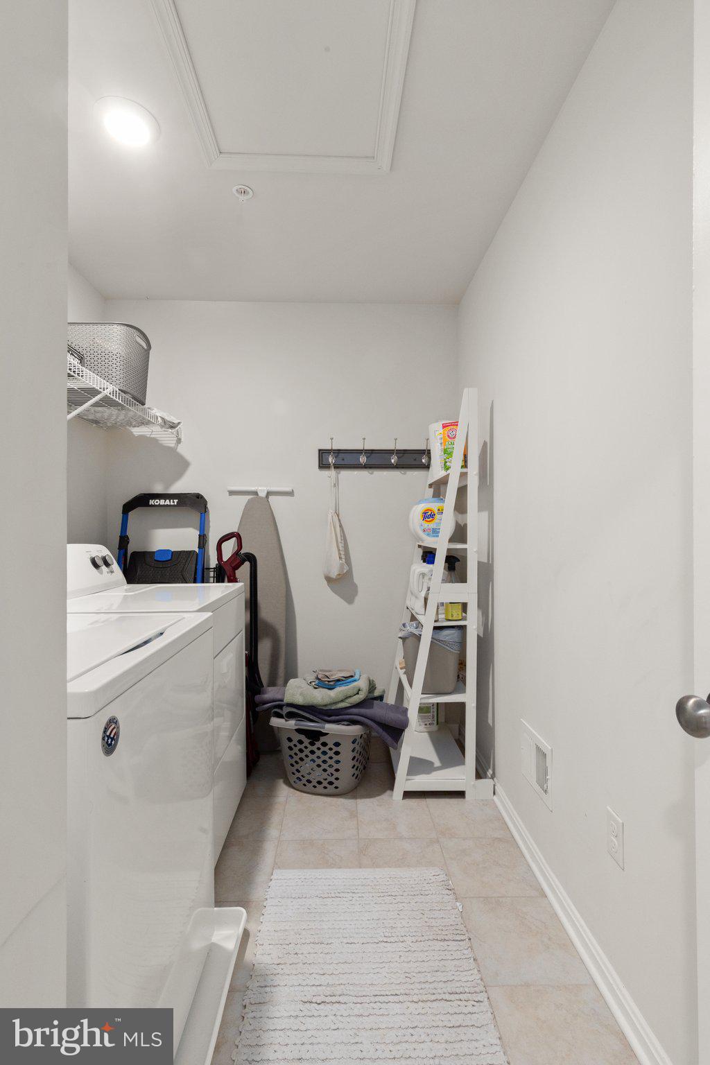 MONARCH GLEN - Residential