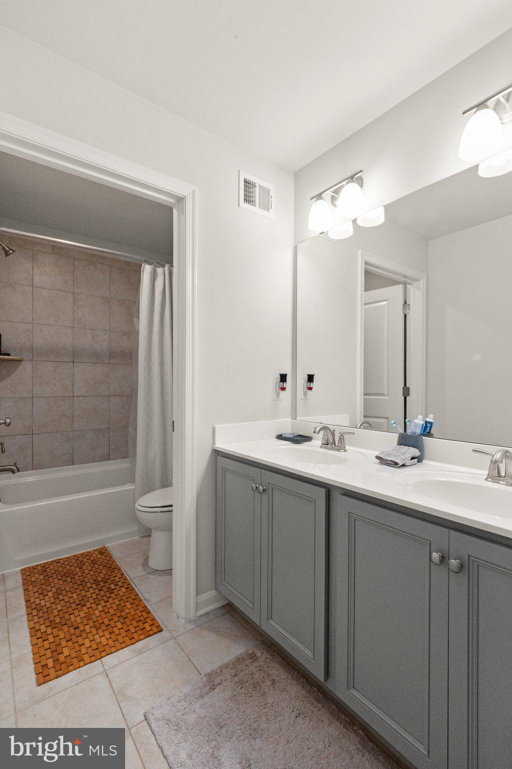 MONARCH GLEN - Residential