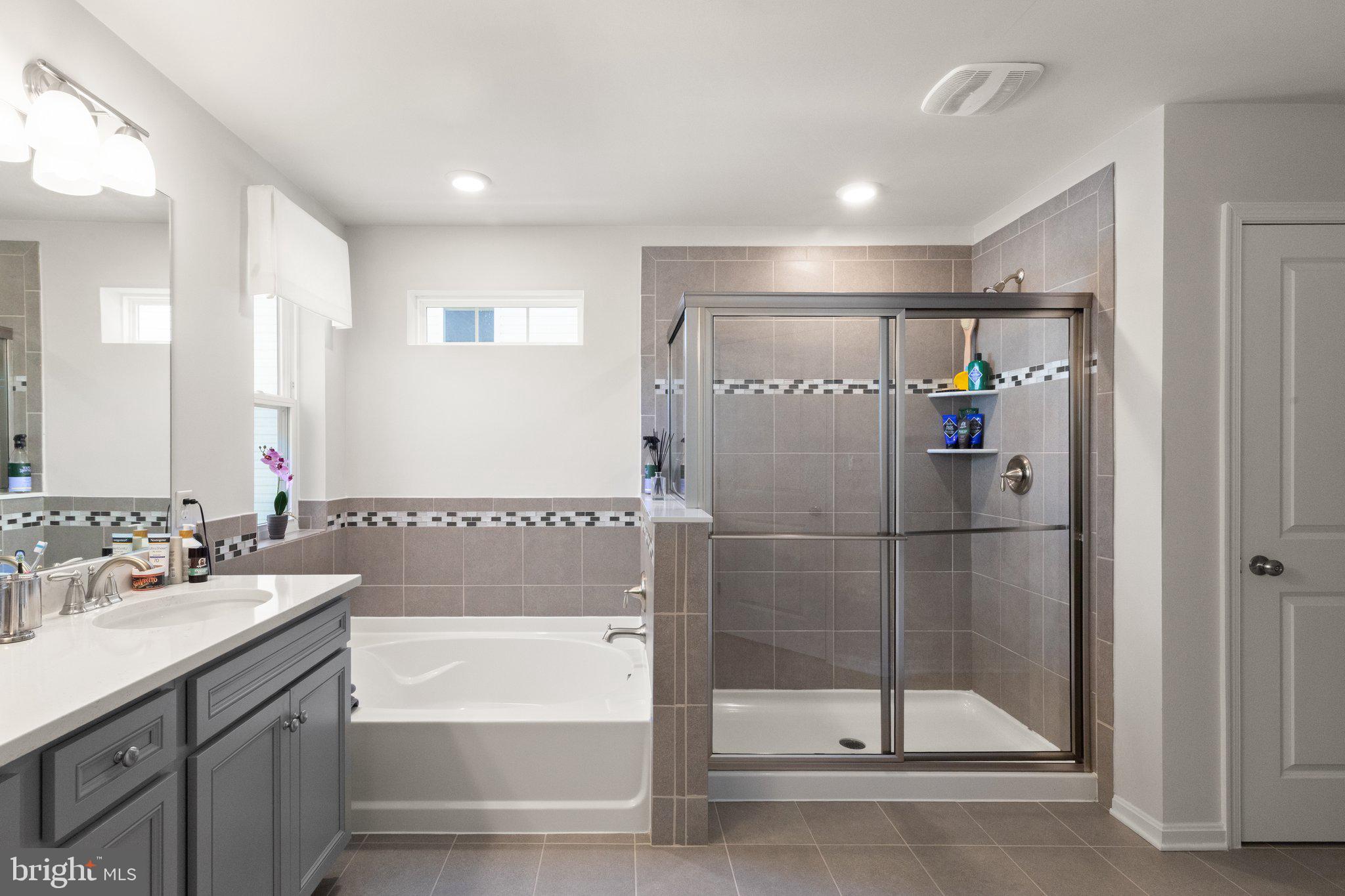 MONARCH GLEN - Residential