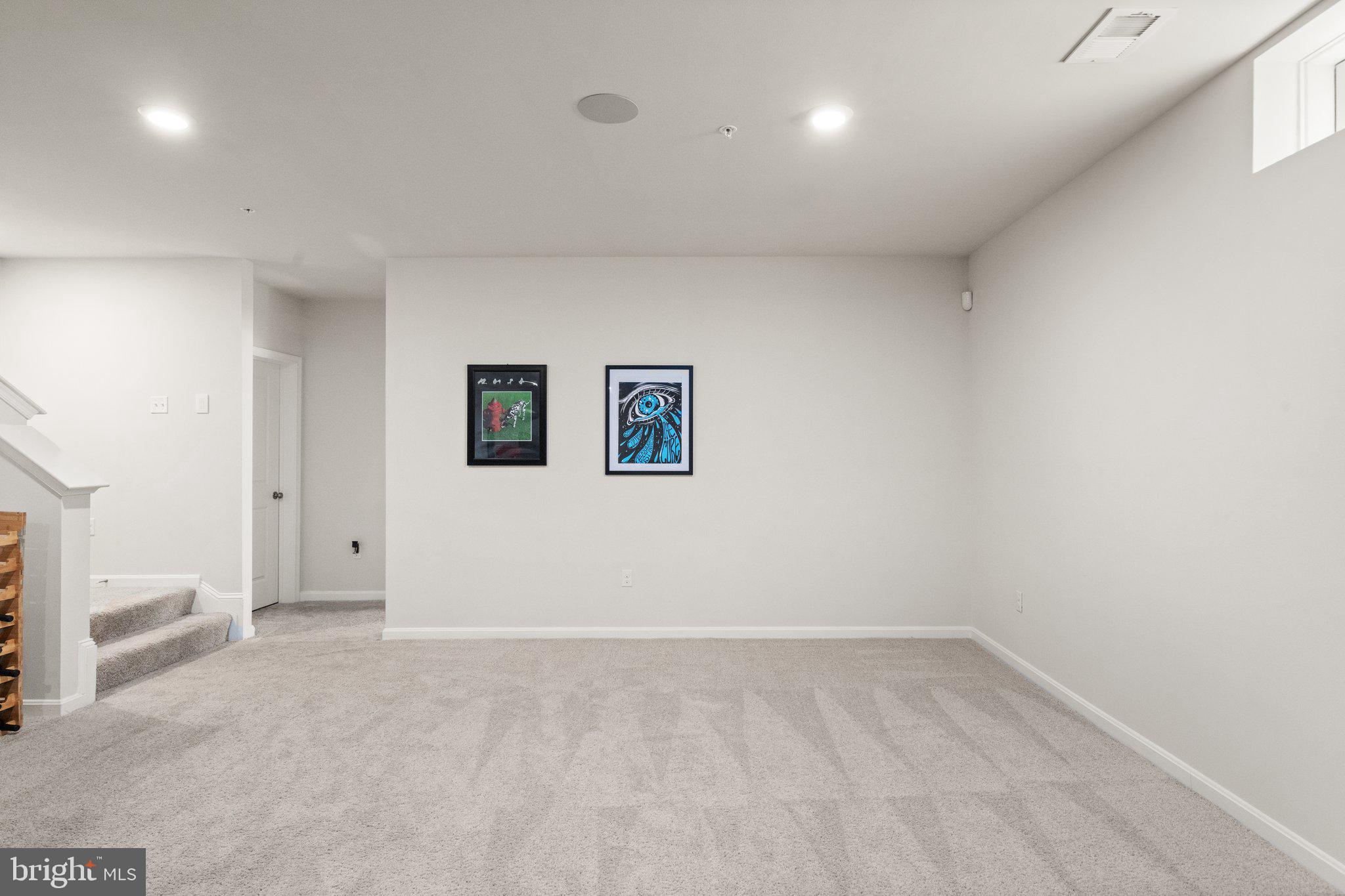 MONARCH GLEN - Residential