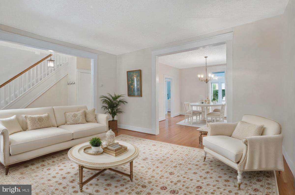 409 WOODFORD ROAD