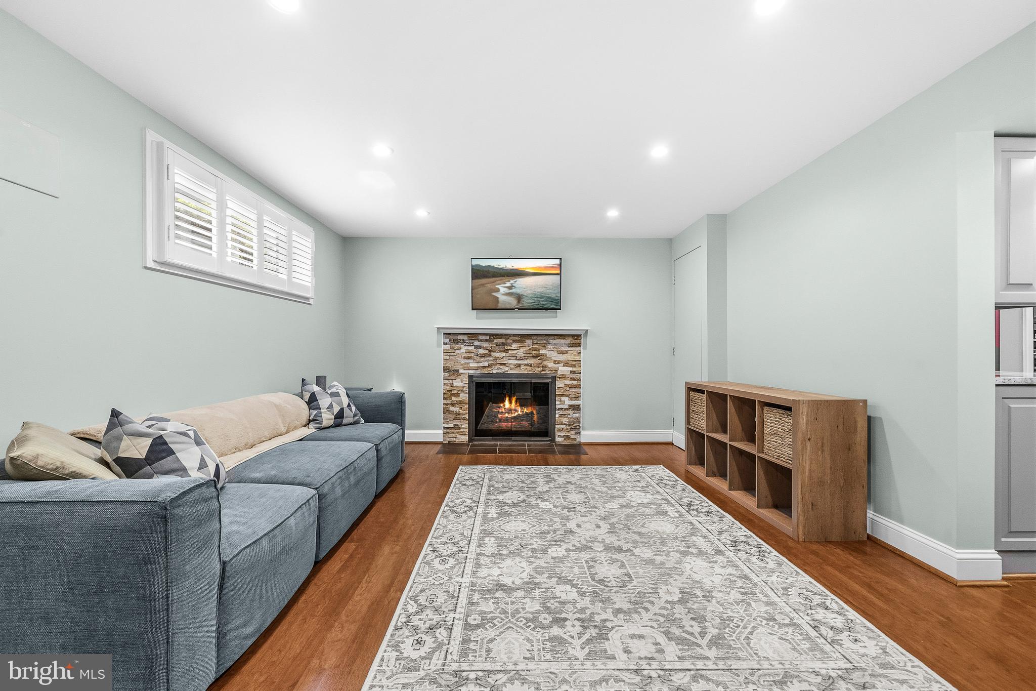 MADISON MANOR - Residential