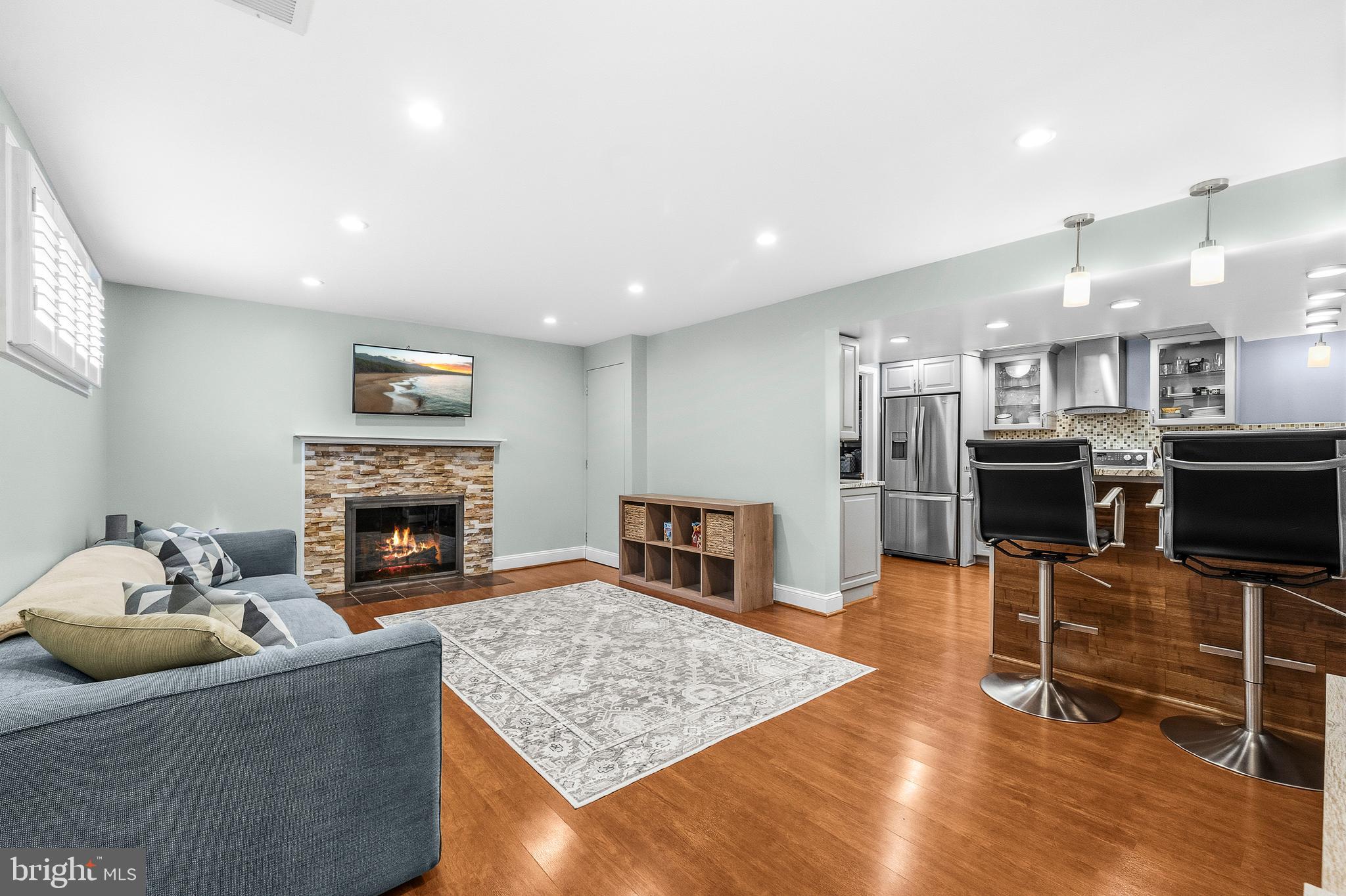 MADISON MANOR - Residential