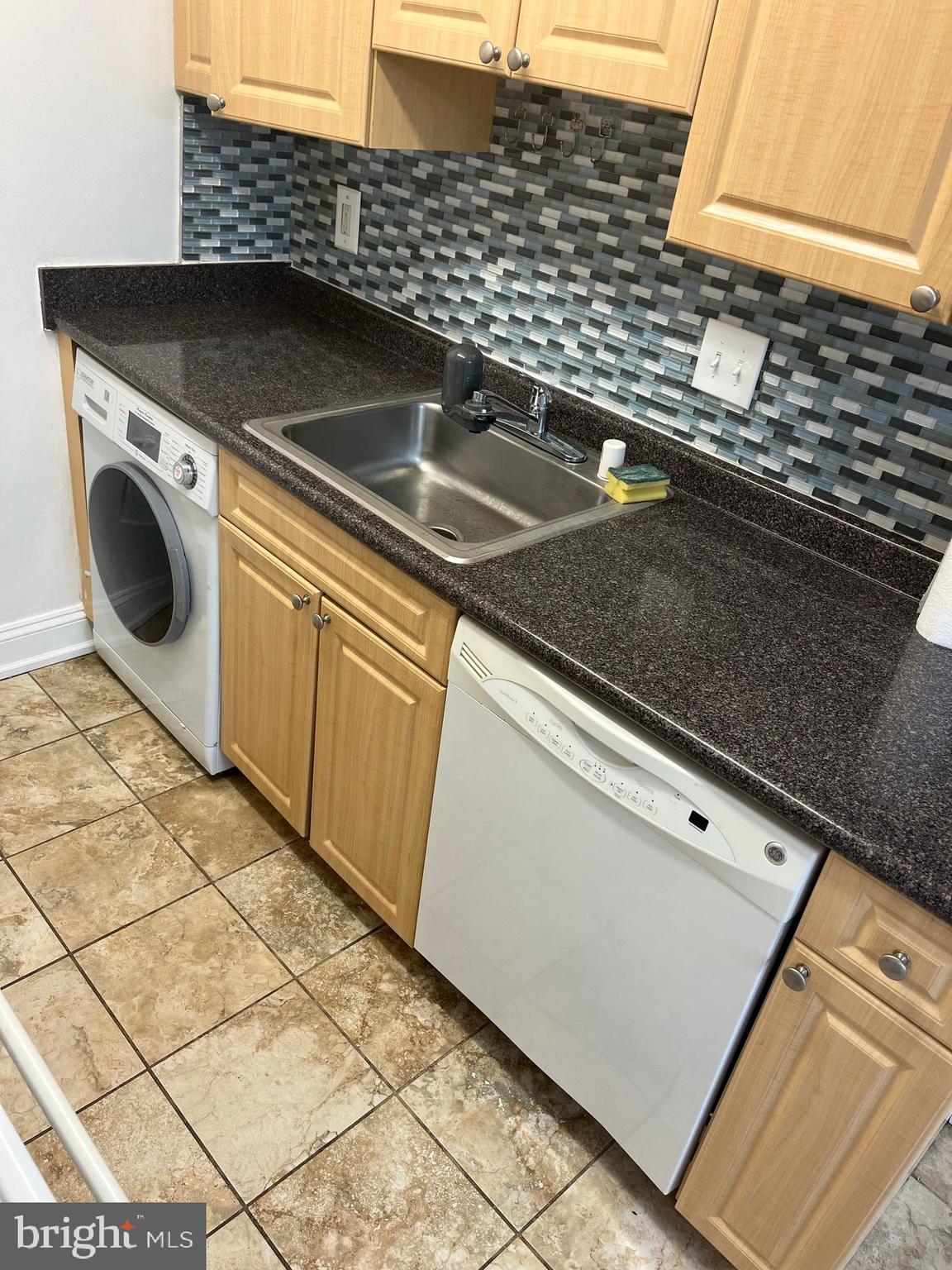 THE FAIRMONT 5601 CONDO - Residential Lease