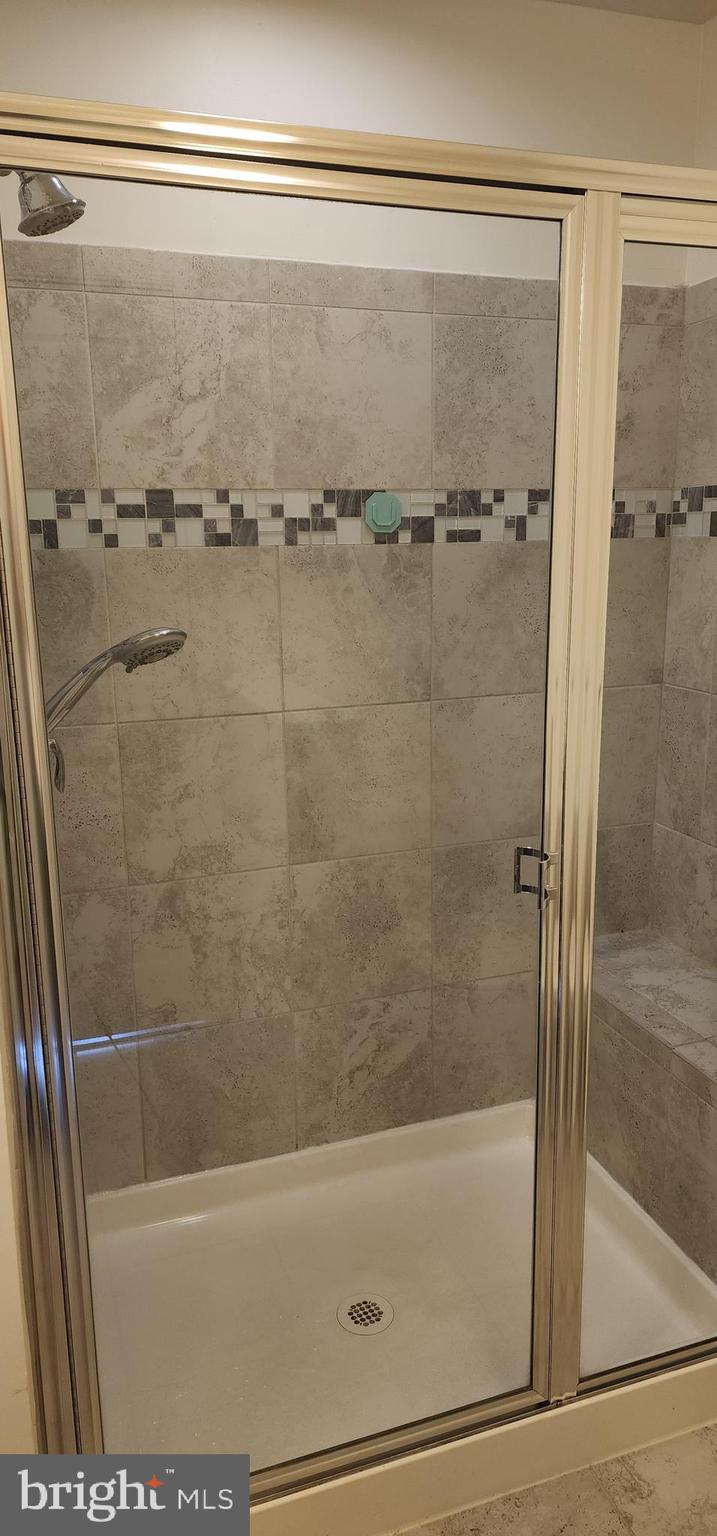 SHANNONS GLEN - Residential Lease