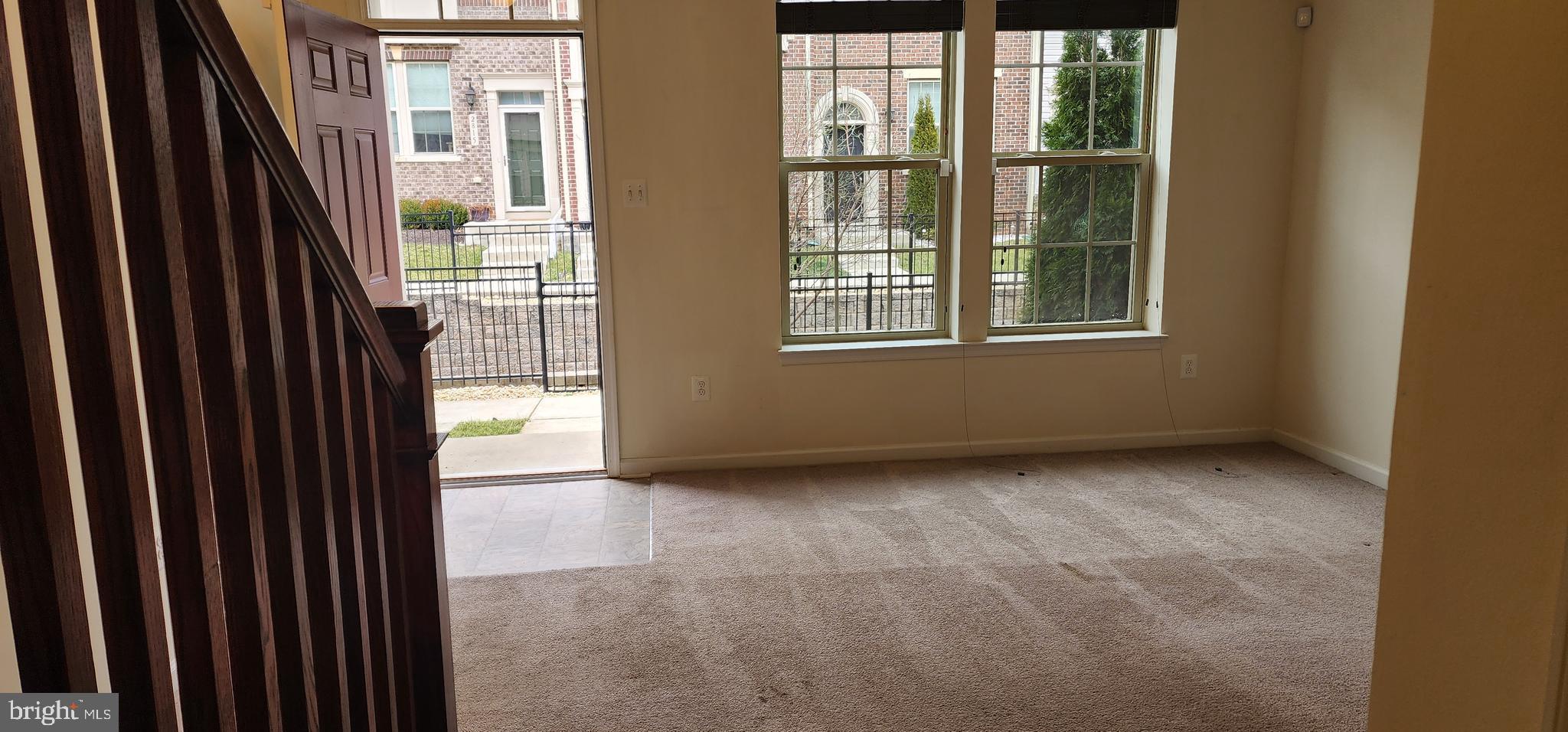 SHANNONS GLEN - Residential Lease