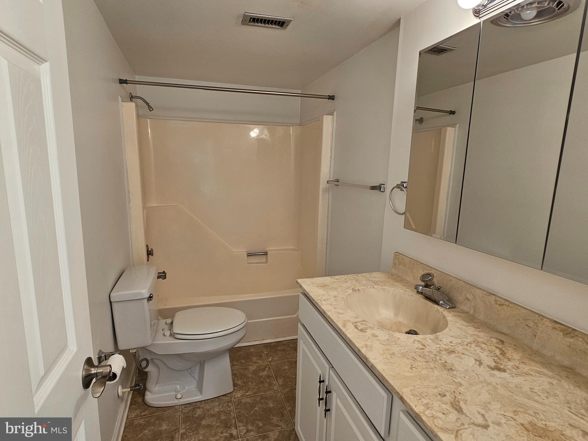 CANAL WOODS CM - Residential Lease