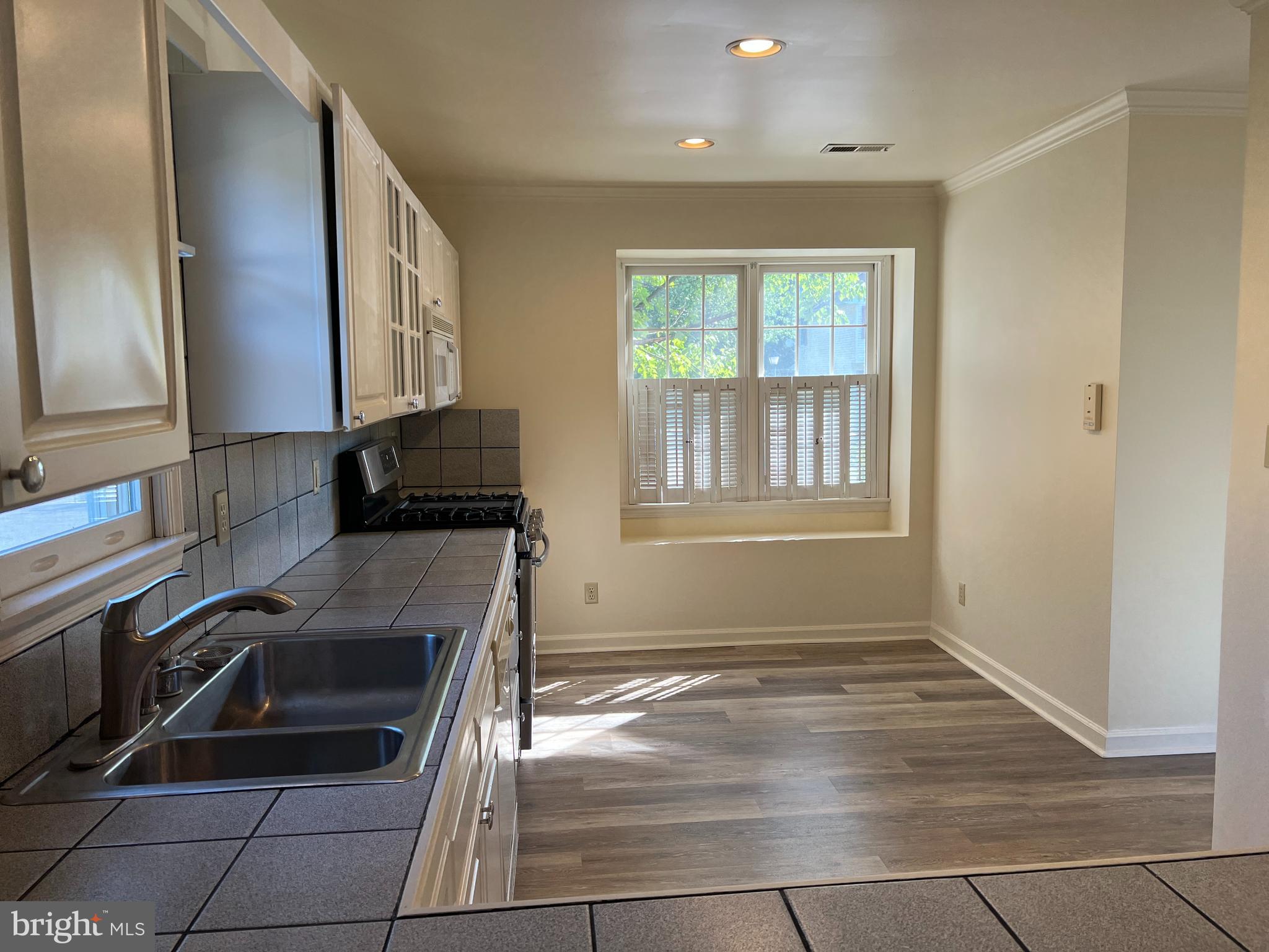 DOMINION FOREST - Residential Lease