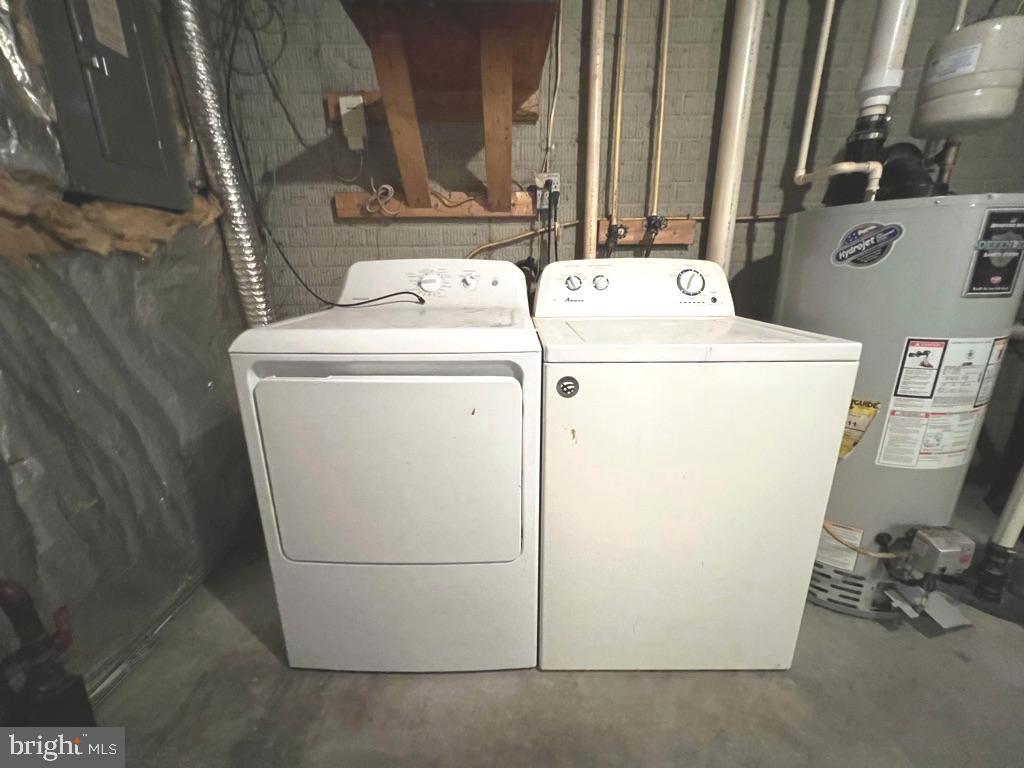 PIKESWOOD VILLAGE - Residential Lease