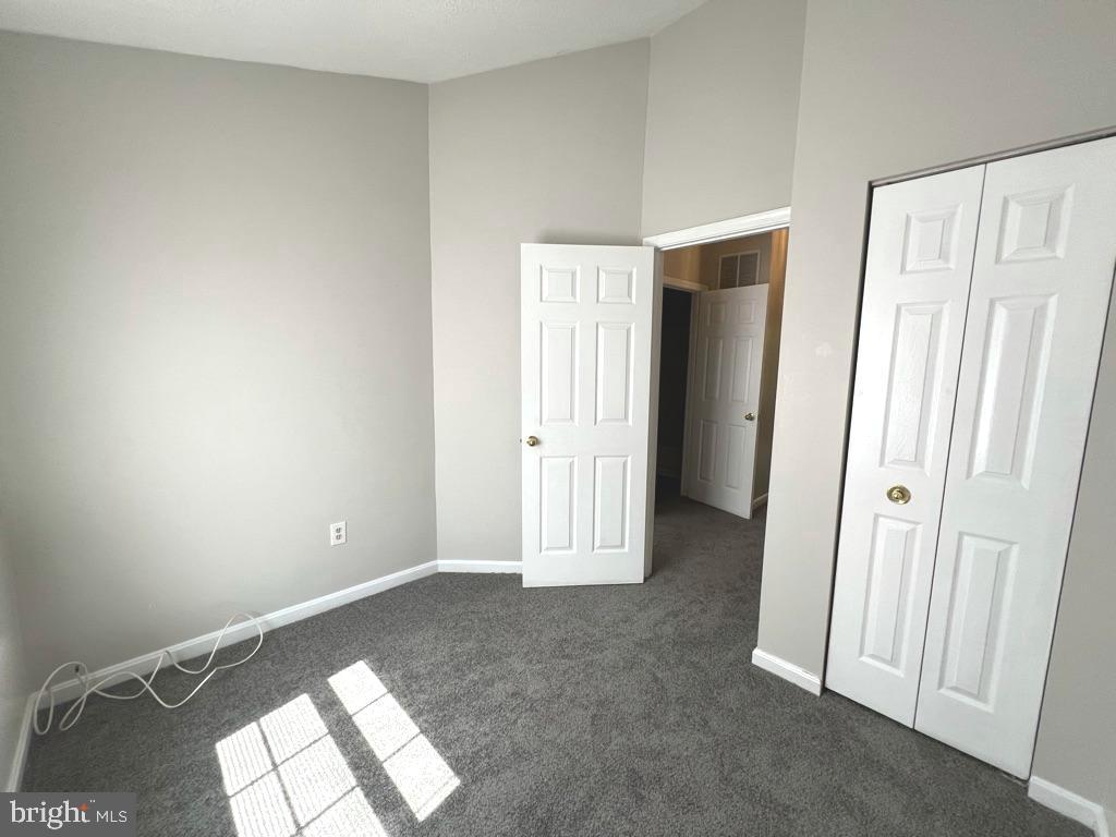 PIKESWOOD VILLAGE - Residential Lease