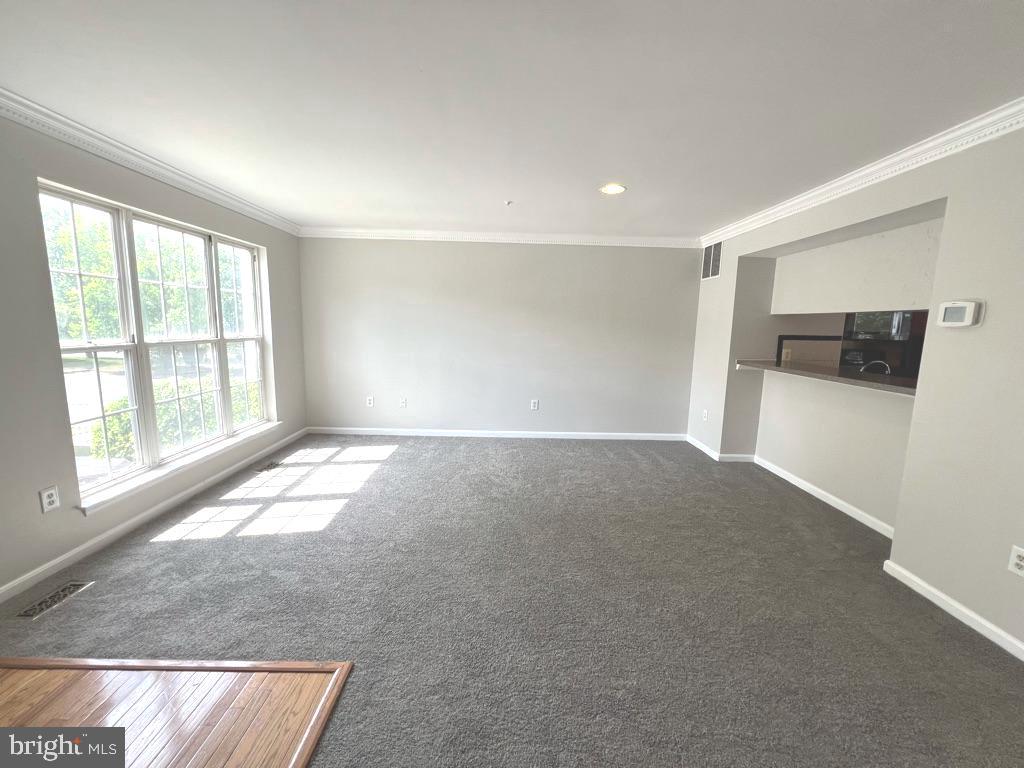 PIKESWOOD VILLAGE - Residential Lease