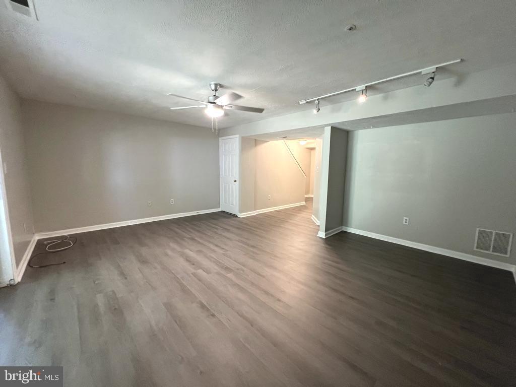 PIKESWOOD VILLAGE - Residential Lease