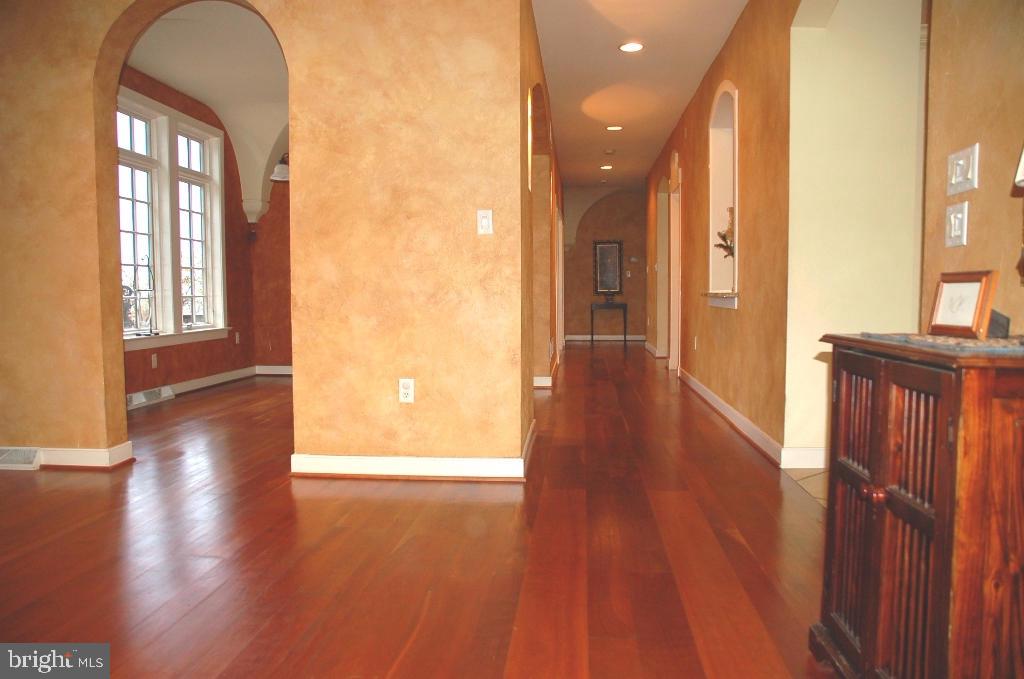 LAUXMONT FARMS - Residential
