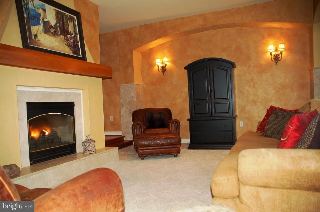 LAUXMONT FARMS - Residential
