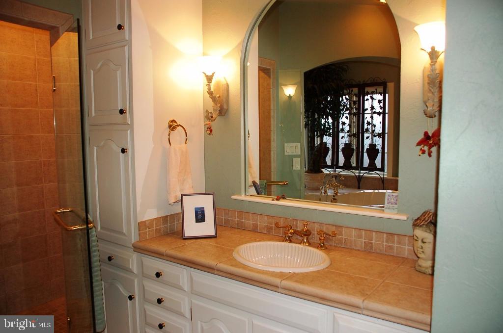 LAUXMONT FARMS - Residential