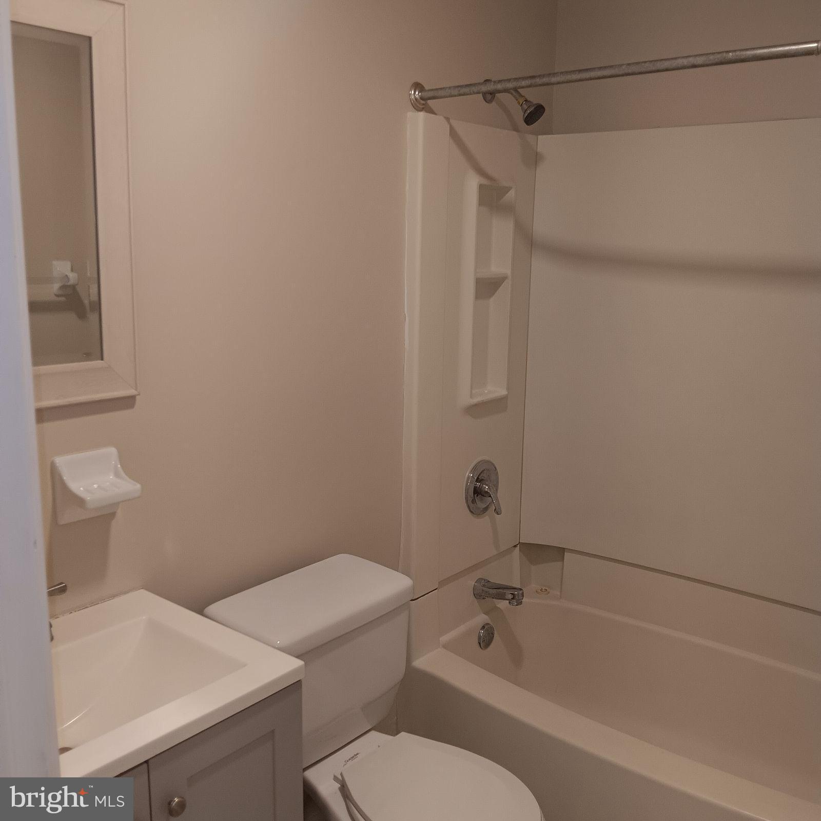 PHILADELPHIA (NORTH) - Residential Lease