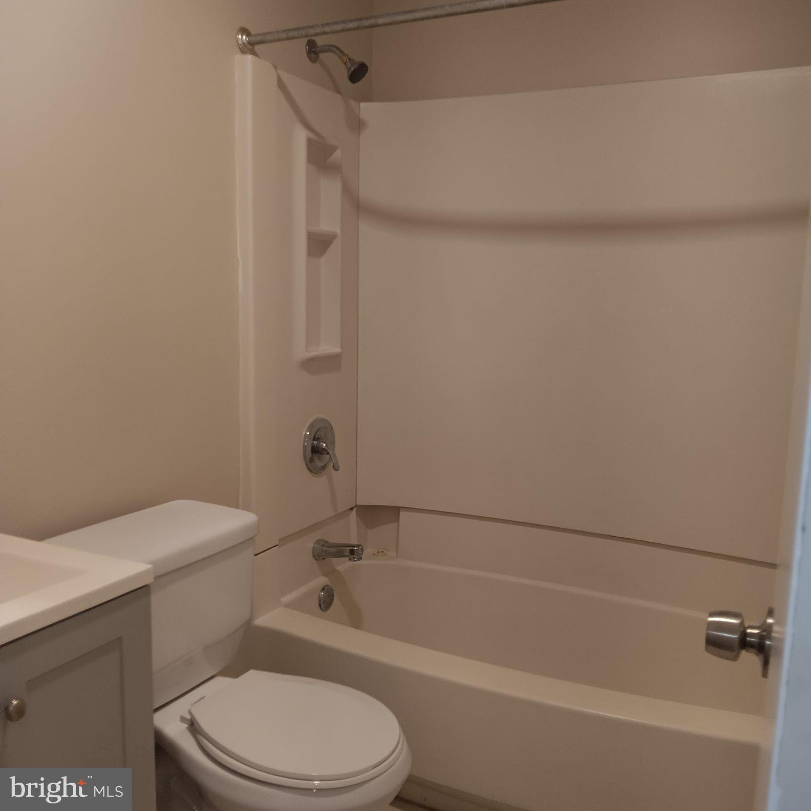 PHILADELPHIA (NORTH) - Residential Lease