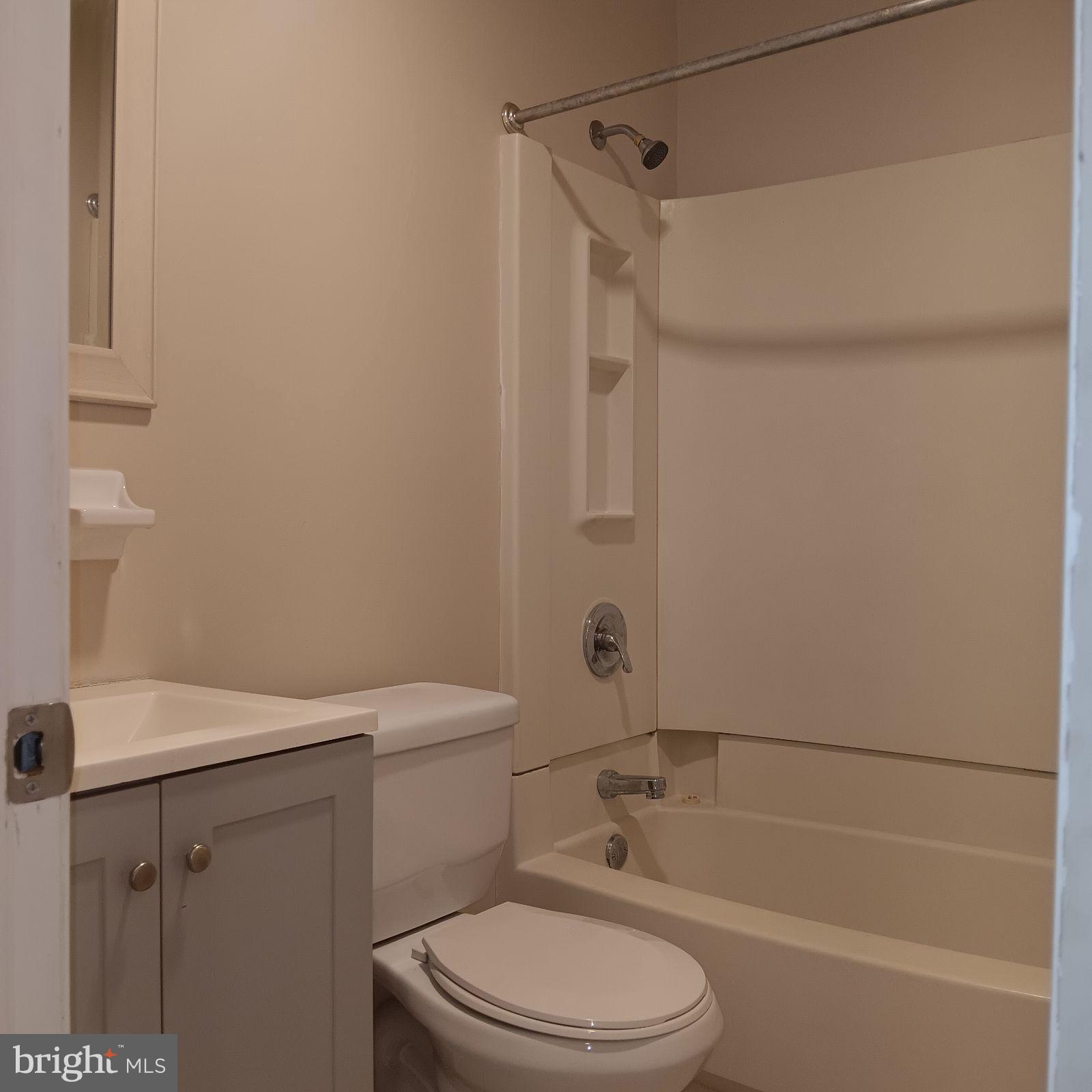 PHILADELPHIA (NORTH) - Residential Lease