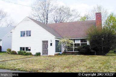 Great for Investor! Needs full renovation! Third party approval required; seller will make no repairs