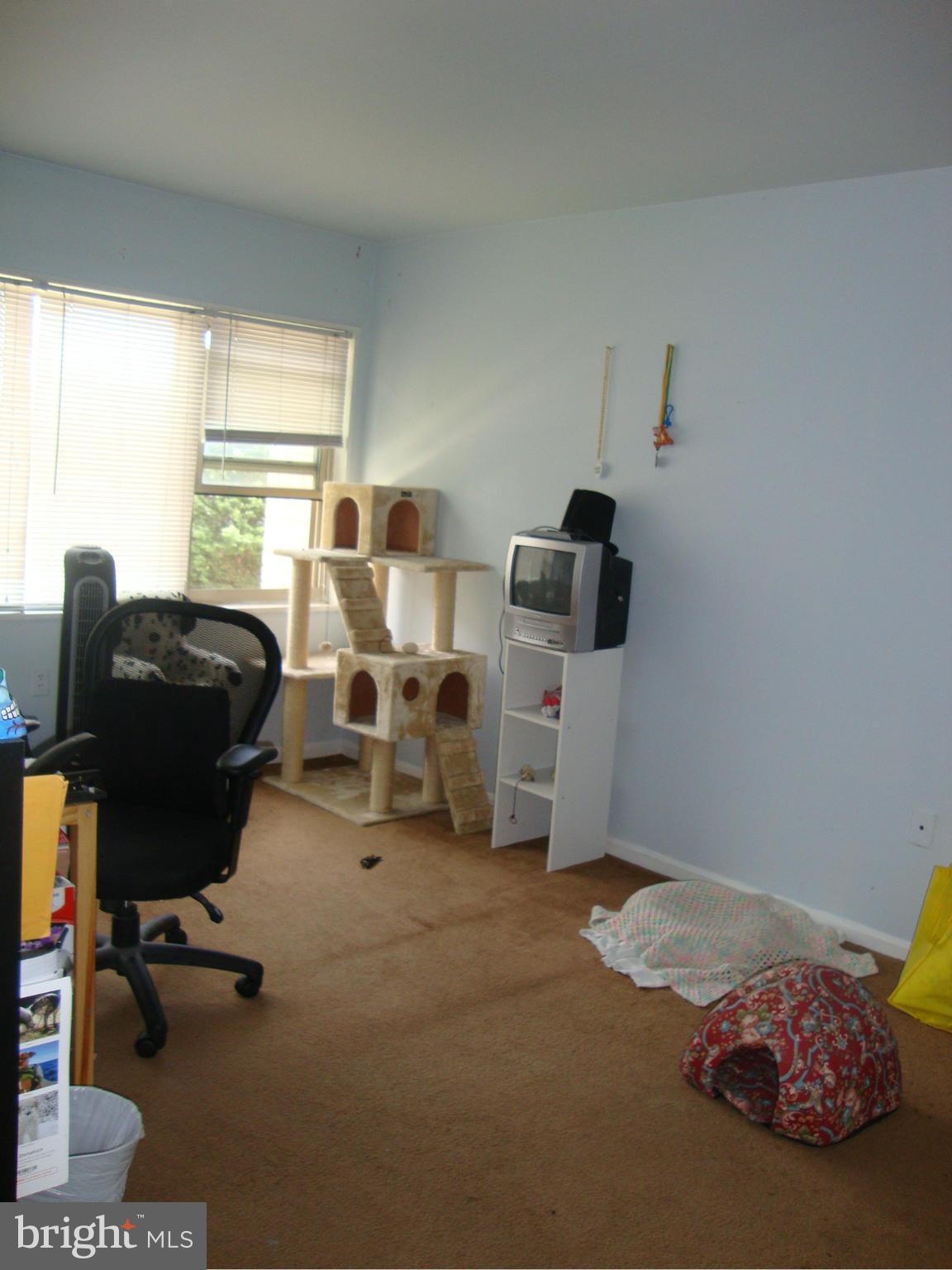 CANTERBURY SQUARE - Residential