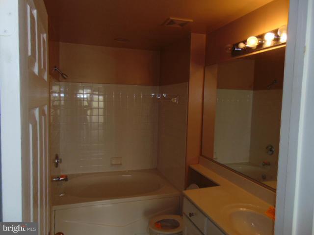 RUSSETT - Residential