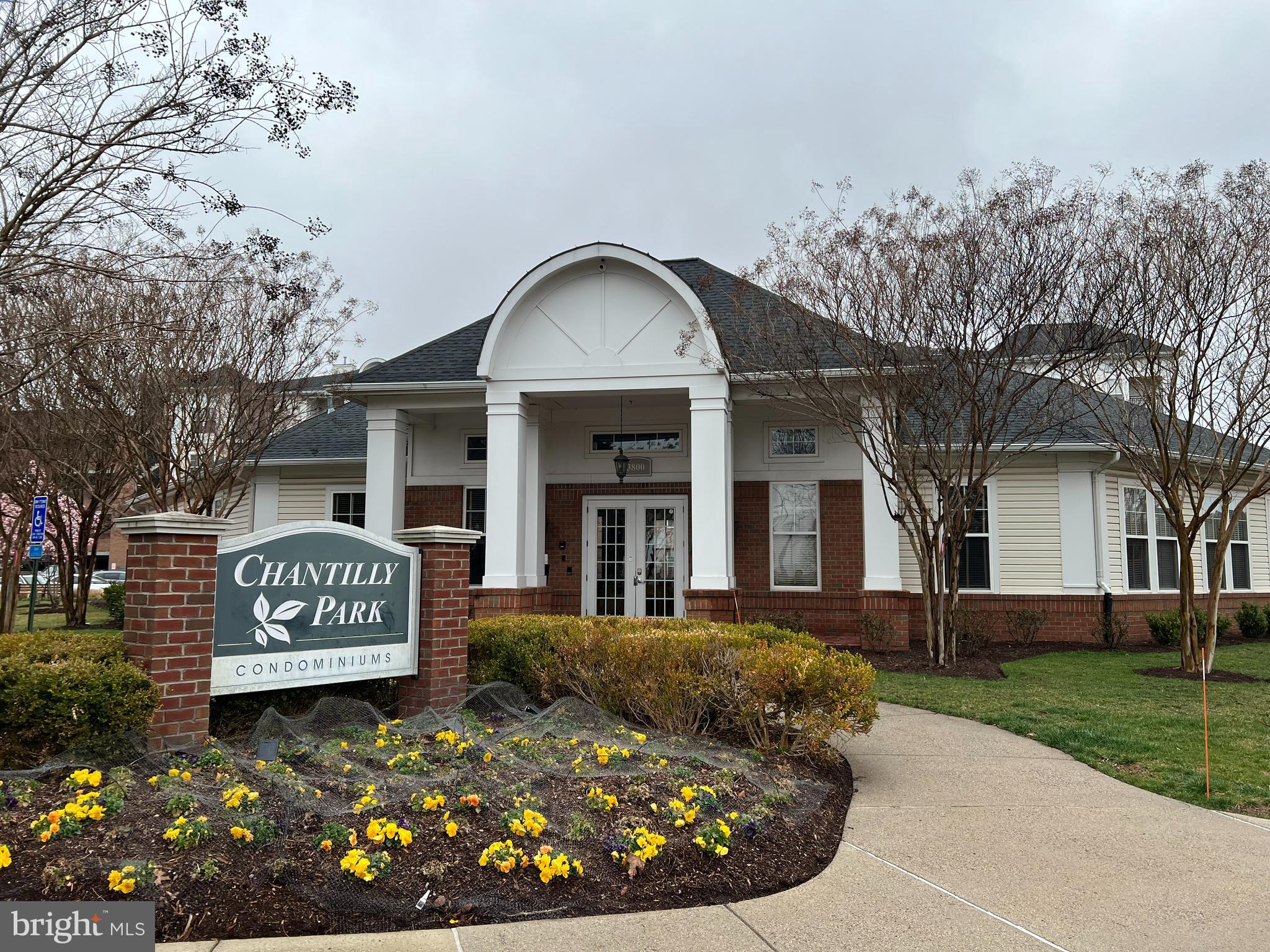 CHANTILLY PARK - Residential Lease