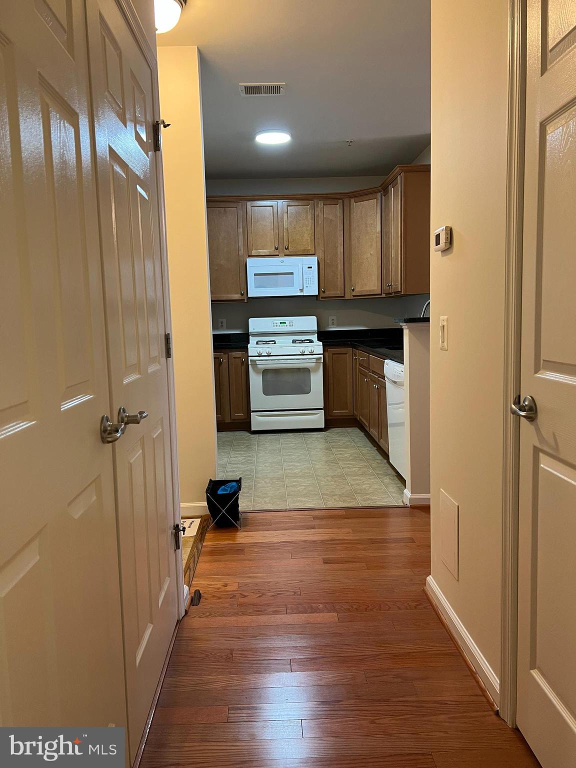 CHANTILLY PARK - Residential Lease