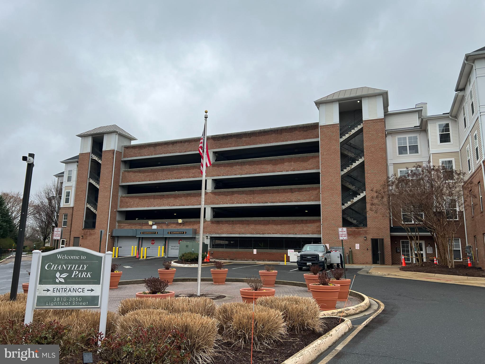 CHANTILLY PARK - Residential Lease