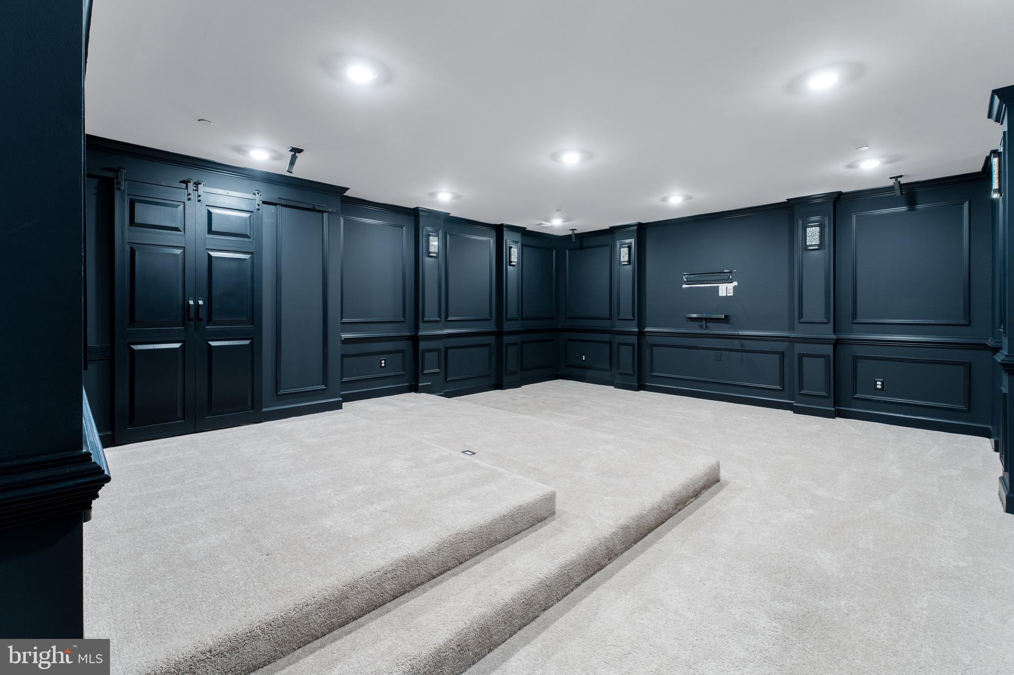 OAK CREEK CLUB - Residential