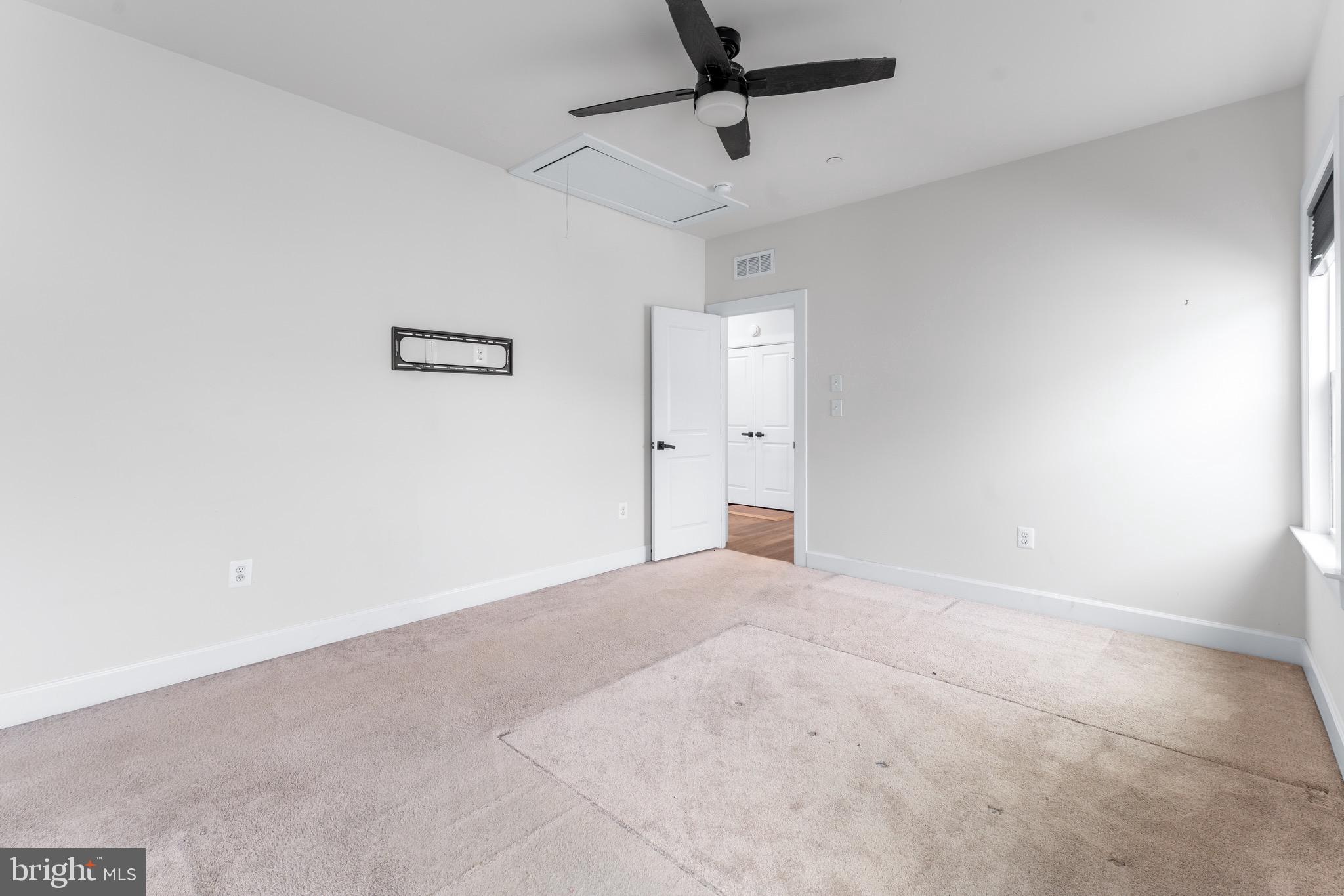 OAK CREEK CLUB - Residential