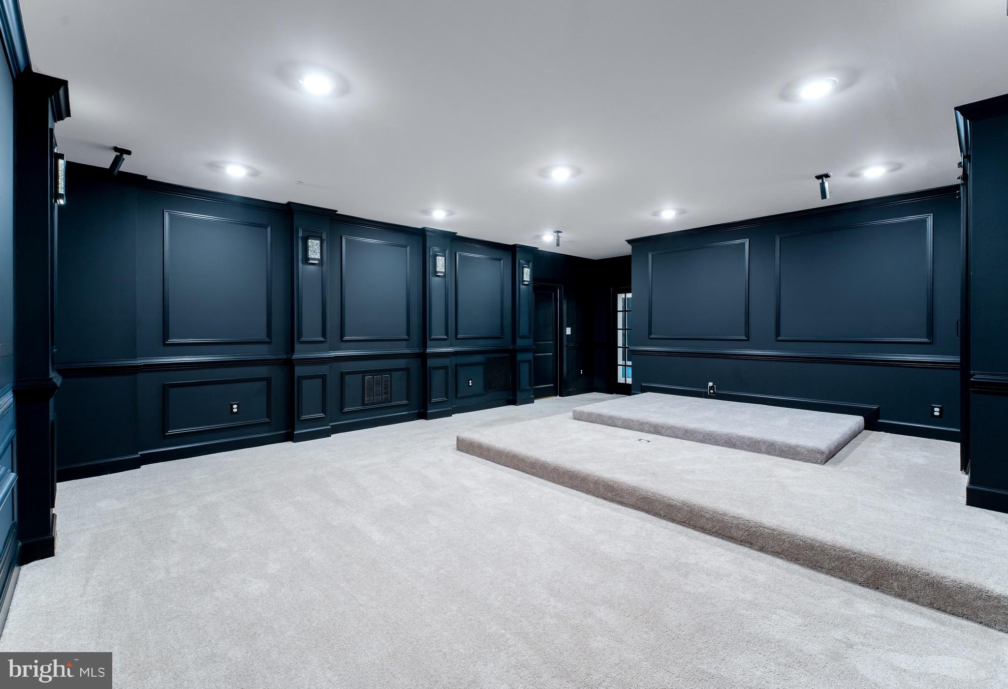 OAK CREEK CLUB - Residential