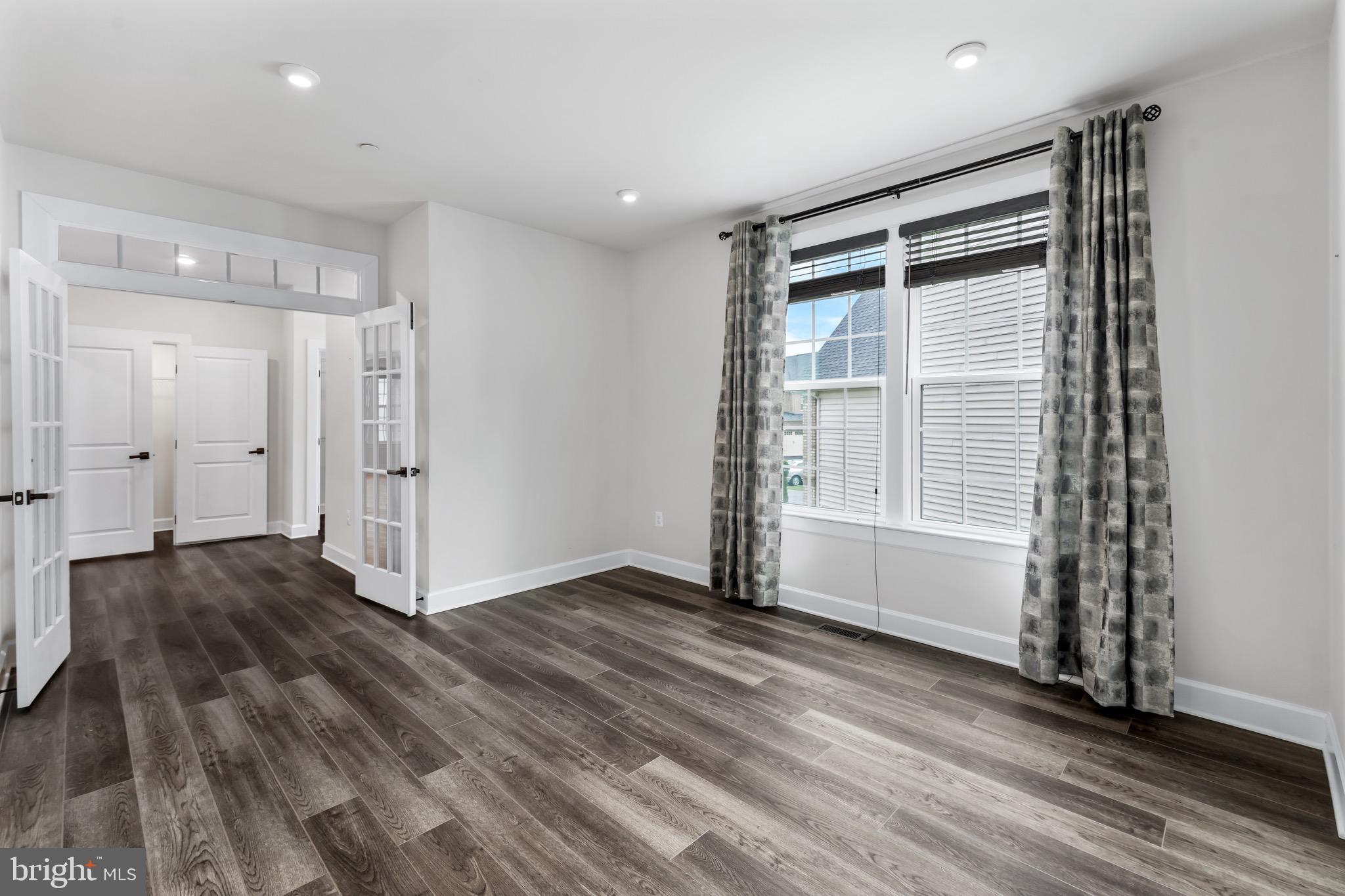 OAK CREEK CLUB - Residential